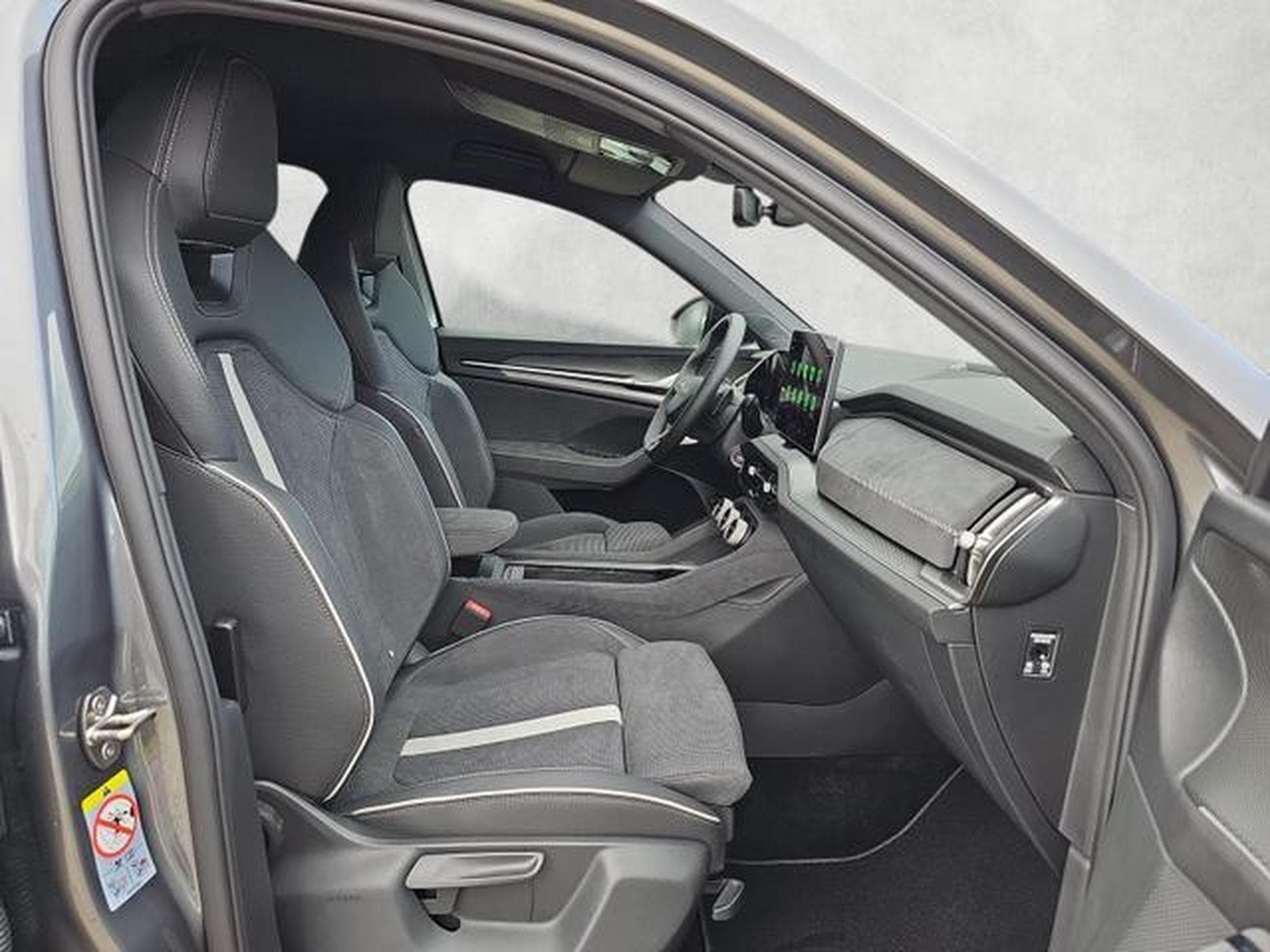 Skoda Kodiaq 1.5 TSI iV 150 kW Sportline (2026) - Photo 10