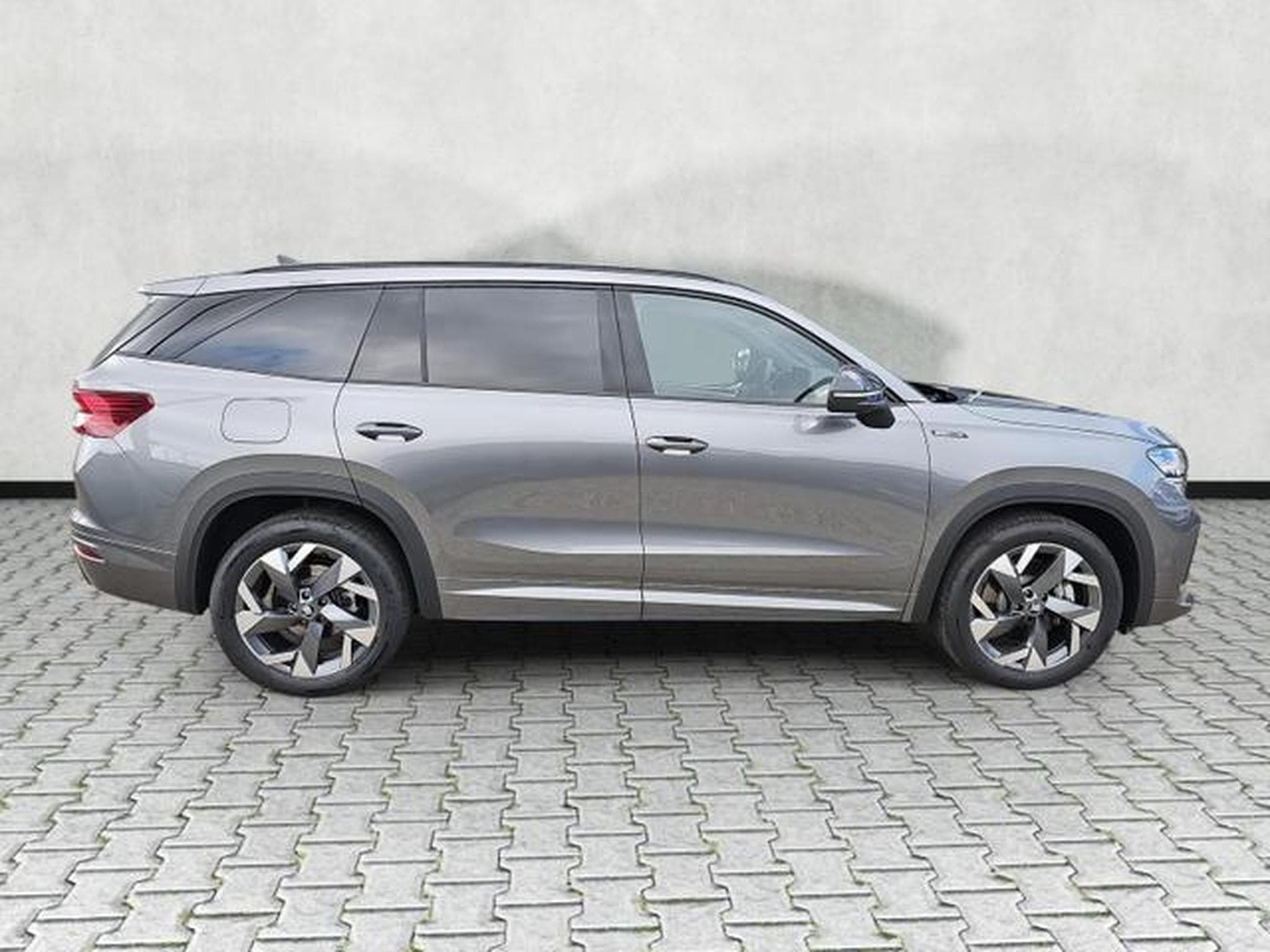 Skoda Kodiaq 1.5 TSI iV 150 kW Sportline (2026) - Photo 8