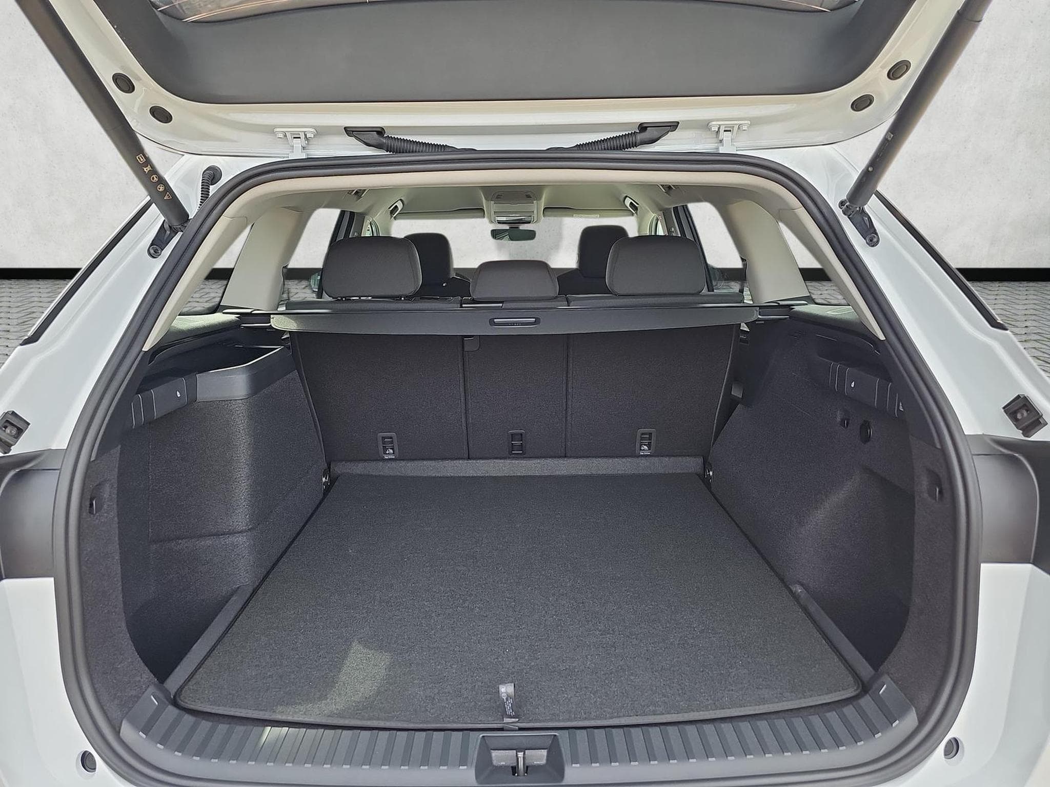 Skoda Kodiaq 1.5 TSI iV 150 kW Selection (2026) - Photo 14