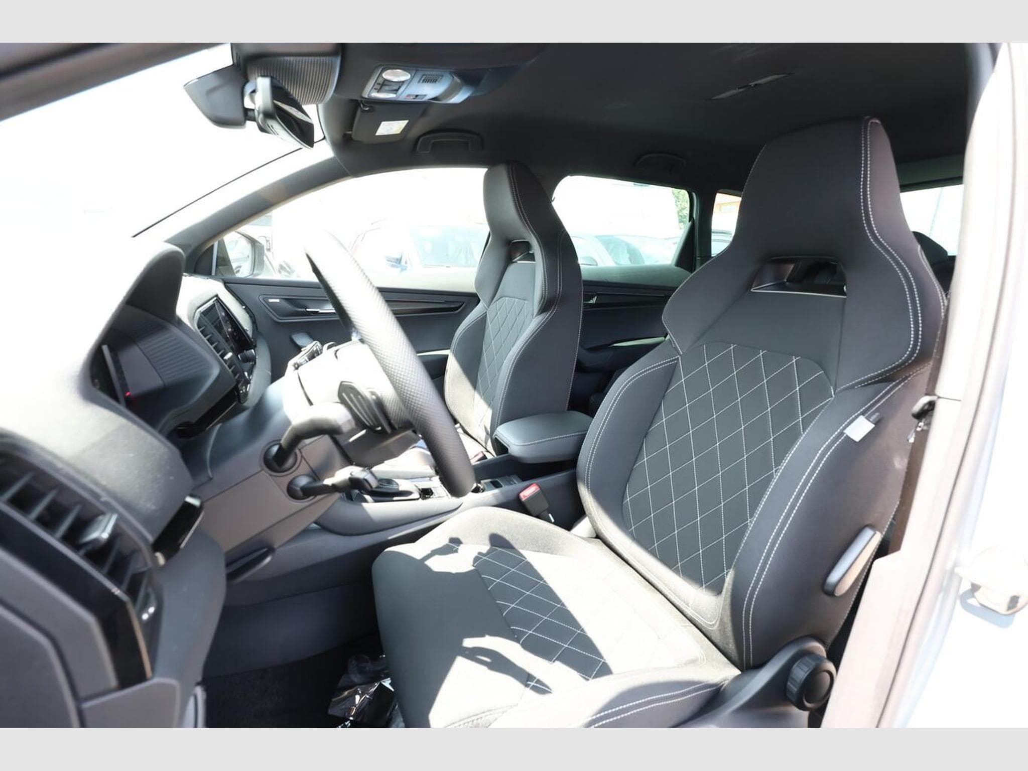 Skoda Karoq Sportline (2026) - Photo 6