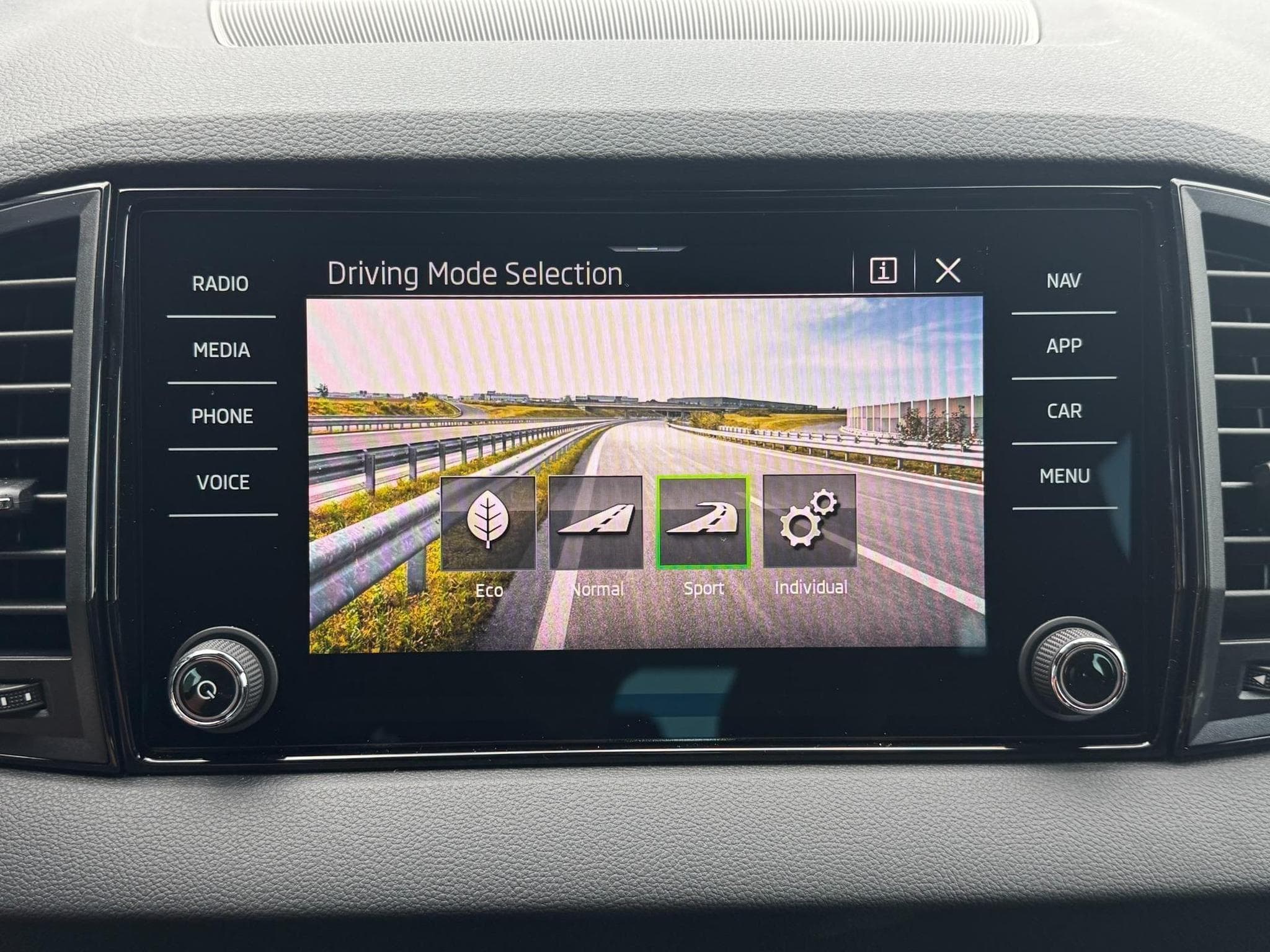 Skoda Karoq Sportline (2026) - Photo 23