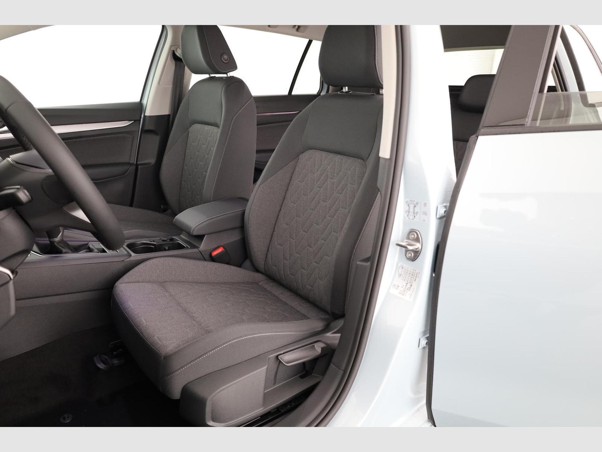 VW Golf Variant 1.5 TSI 110 kW (2026) - Photo 9