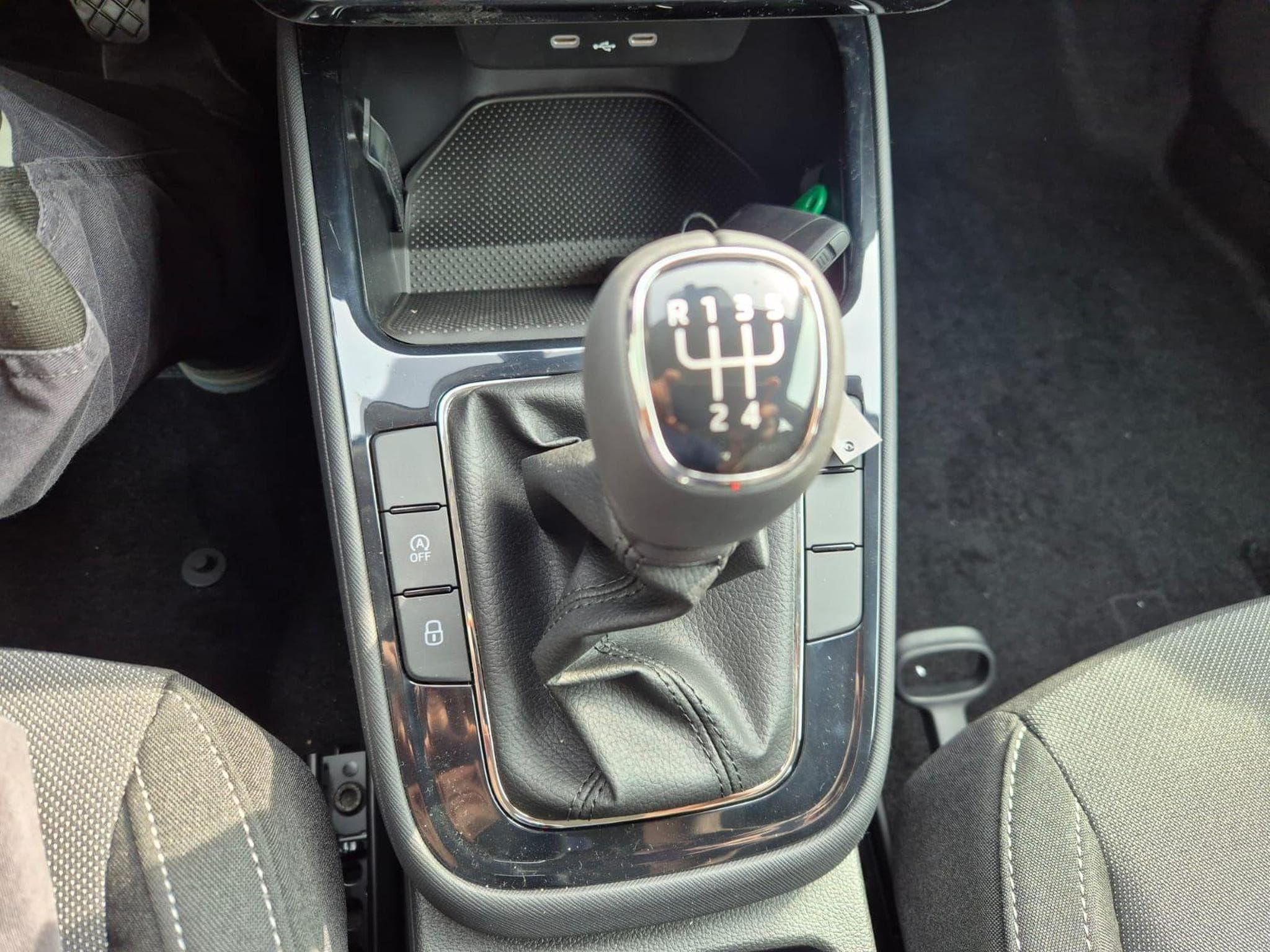 Skoda Fabia 1.0 TSI 95PS (2026) - Photo 22