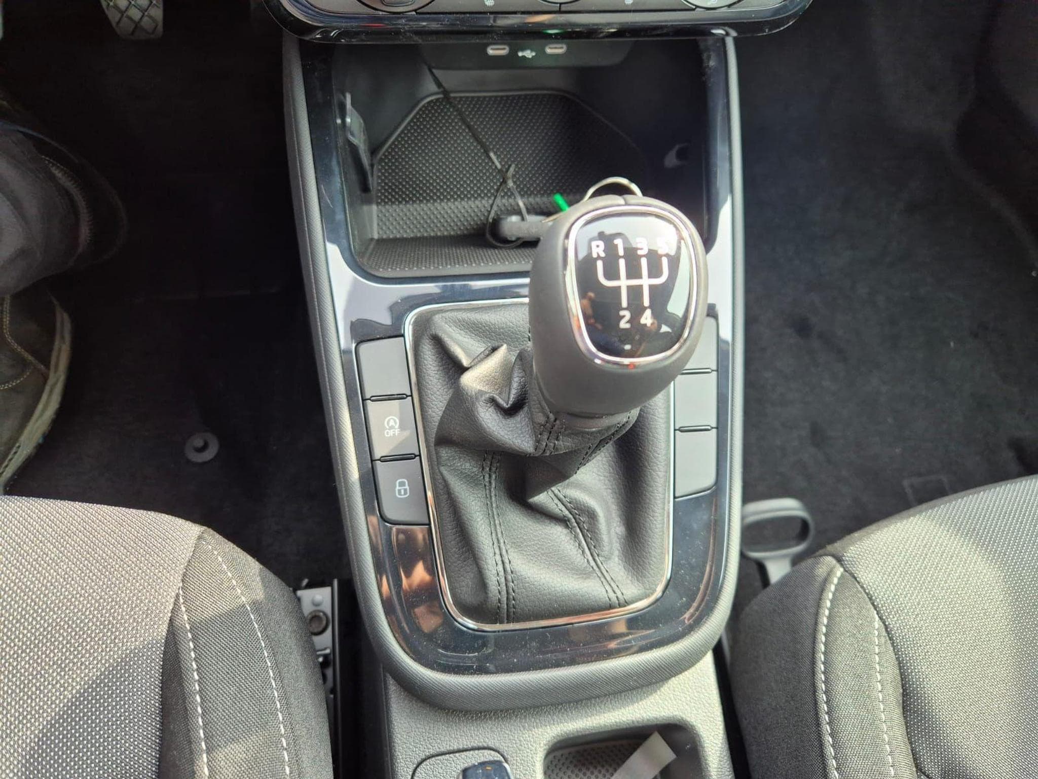 Skoda Fabia 1.0 TSI 95PS (2026) - Photo 22