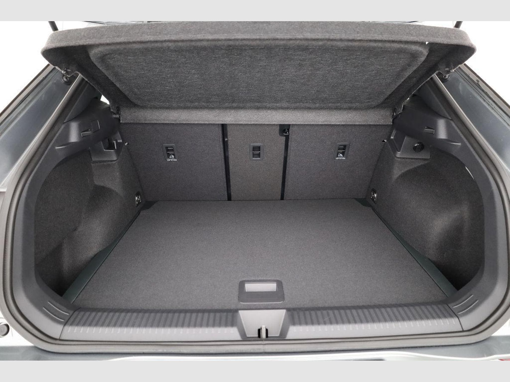 VW T-Roc 1.5 eTSI 110 kW R-Line (2026) - Photo 11