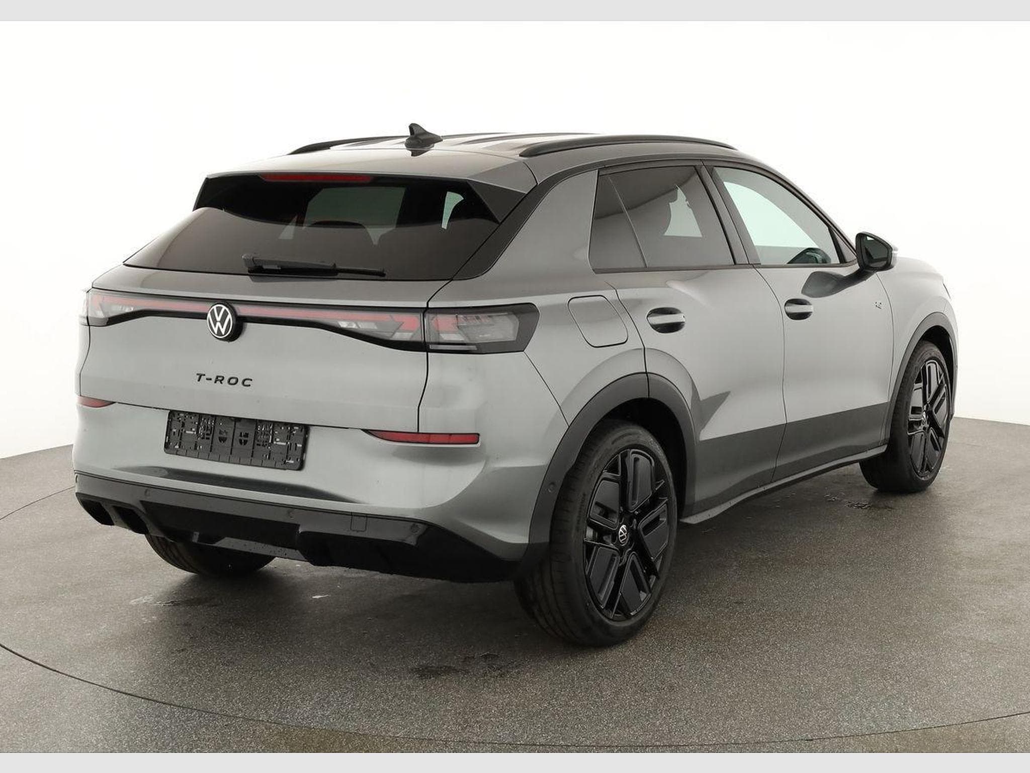 VW T-Roc 1.5 eTSI 110 kW R-Line (2026) - Photo 2