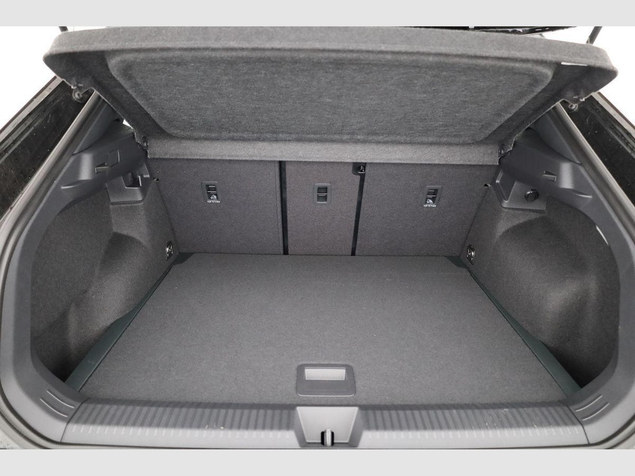 VW T-Roc 1.5 eTSI 110 kW R-Line (2026) - Photo 11