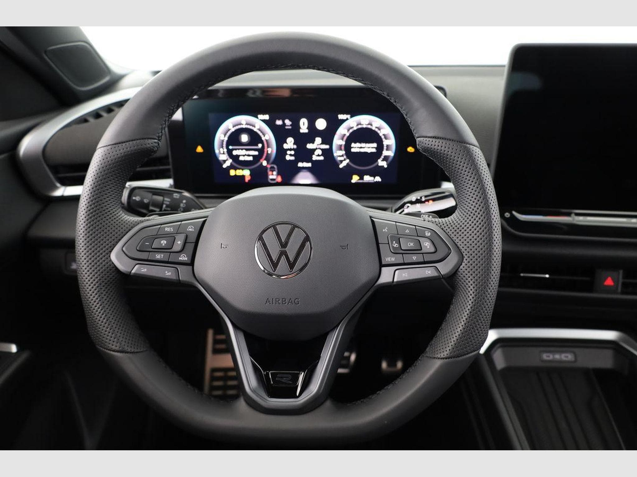 VW T-Roc 1.5 eTSI 110 kW R-Line (2026) - Photo 5