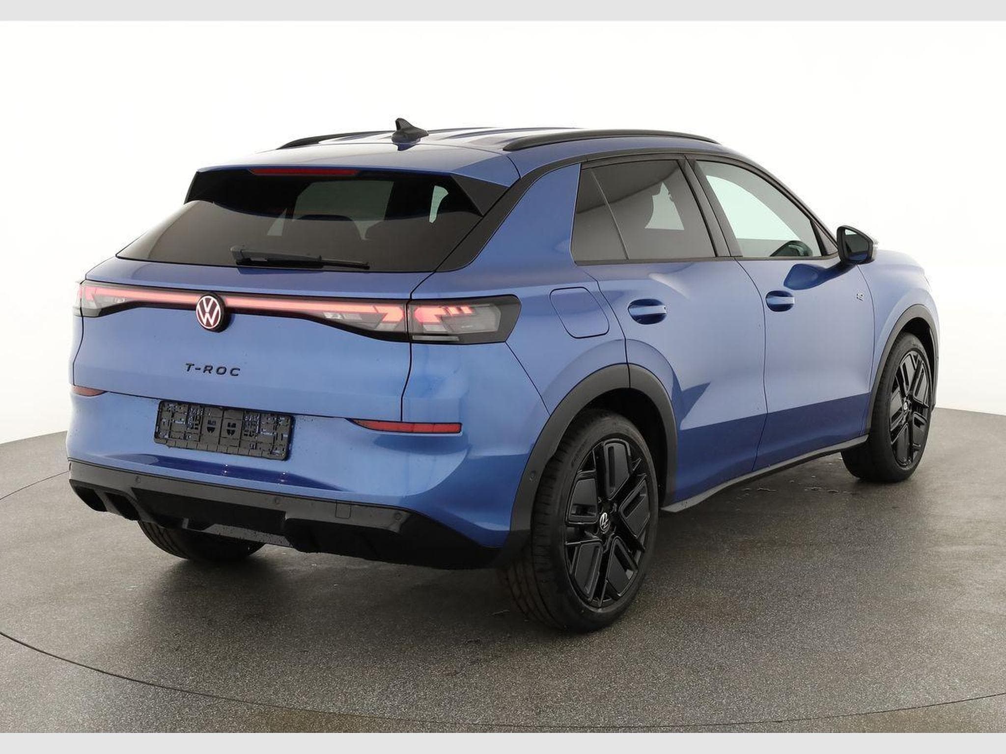 VW T-Roc 1.5 eTSI 110 kW R-Line (2026) - Photo 2