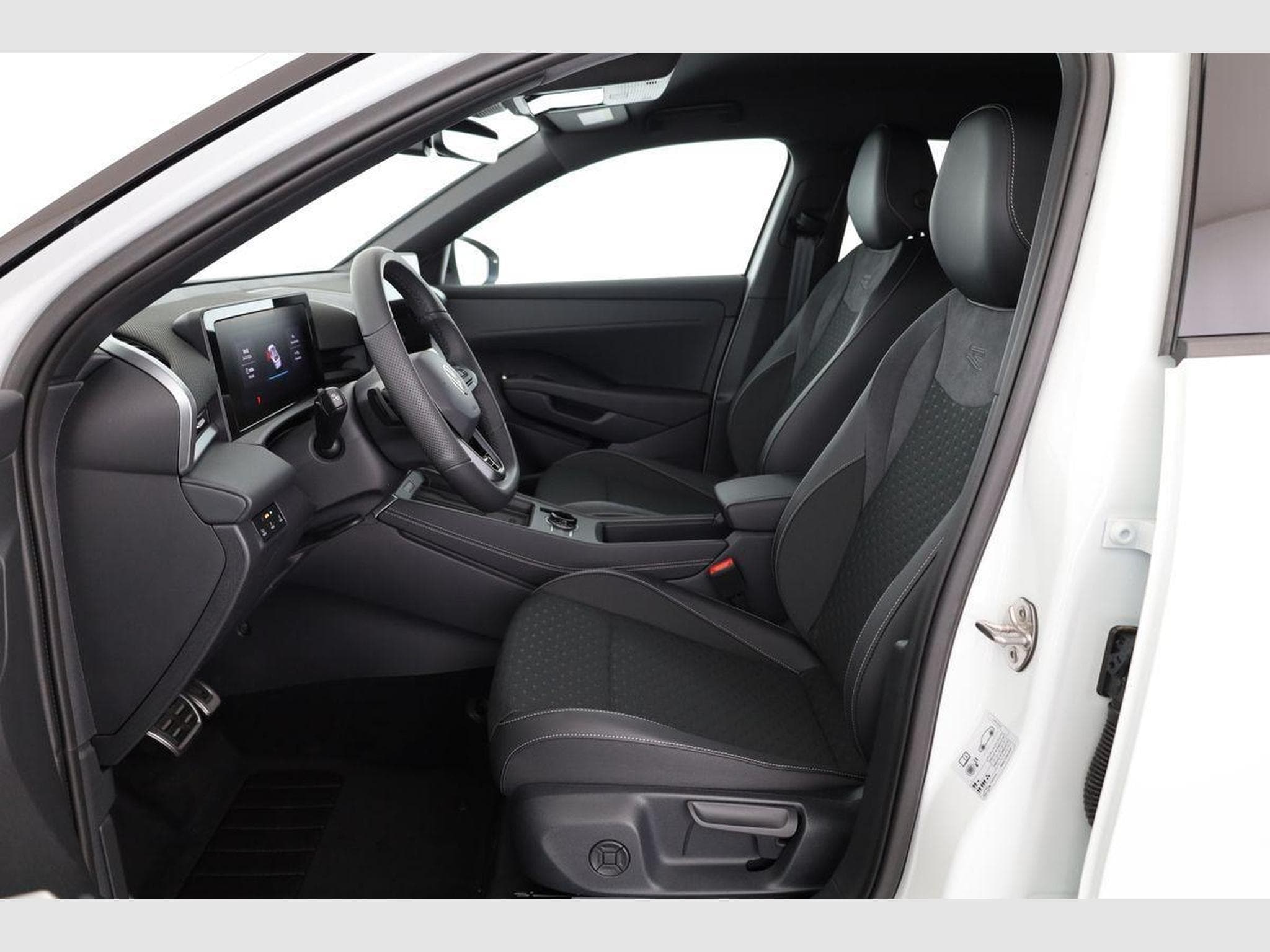 VW T-Roc 1.5 eTSI 110 kW R-Line (2026) - Photo 9