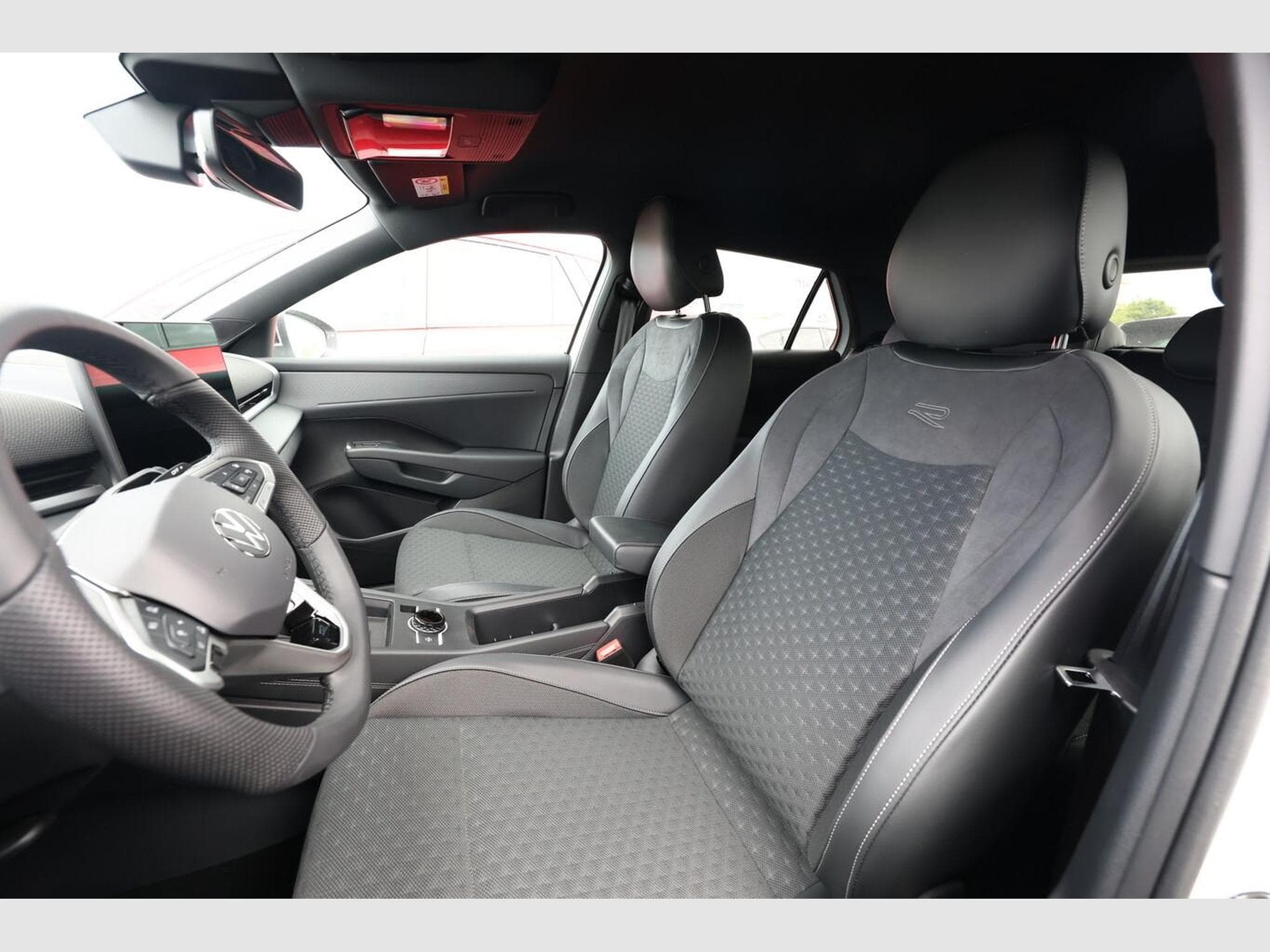 VW T-Roc R-Line (2026) - Photo 6