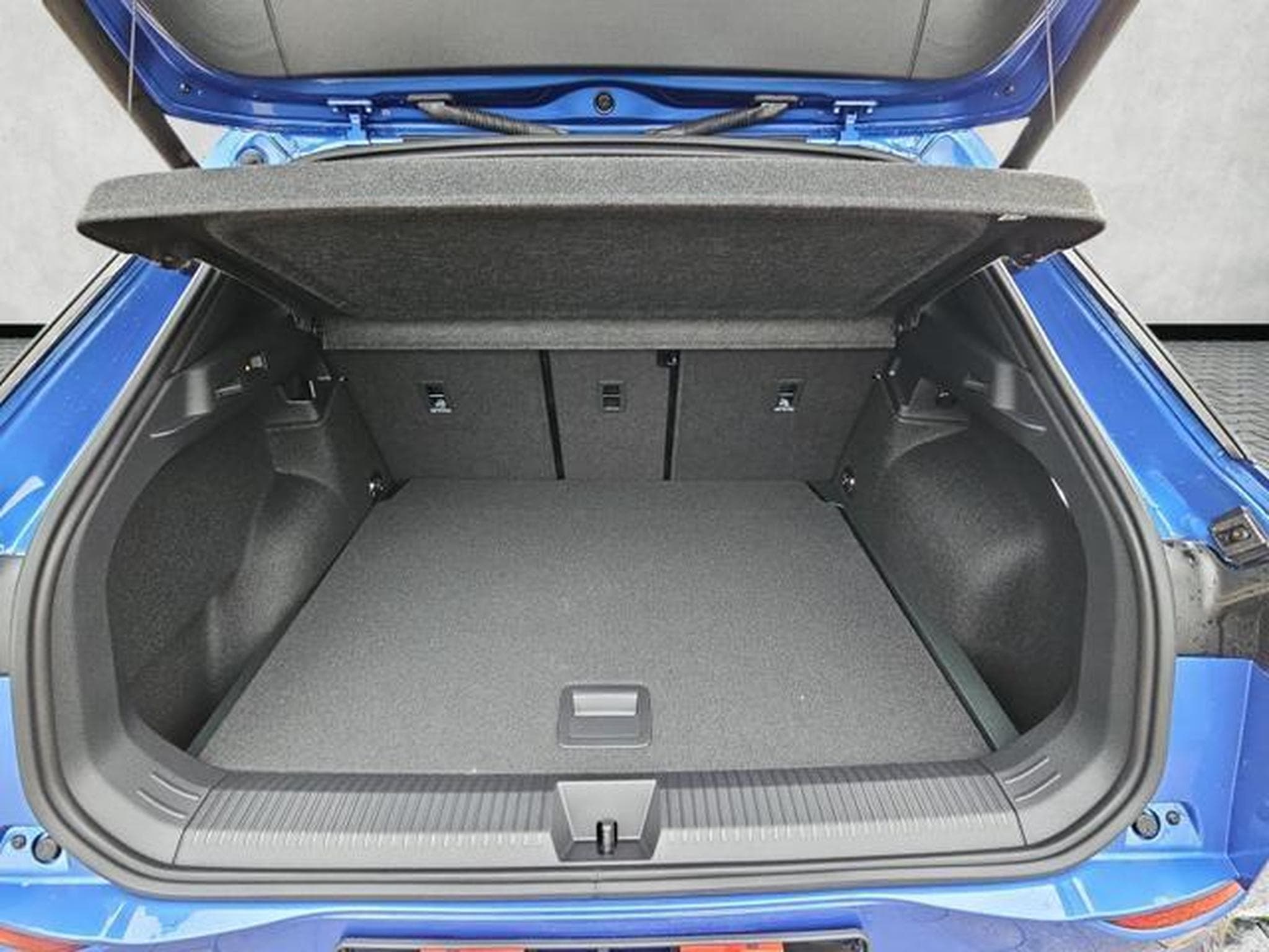 VW T-Roc 1.5 eTSI 110 kW R-Line (2026) - Photo 14