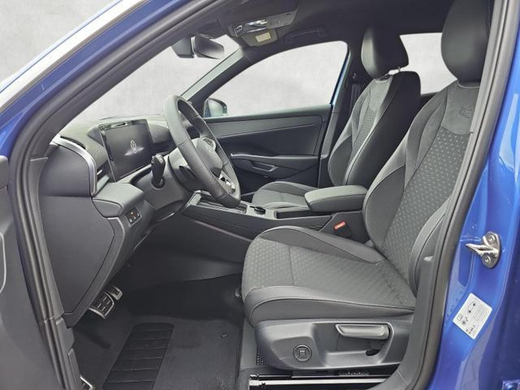 VW T-Roc 1.5 eTSI 110 kW R-Line (2026) - Photo 9