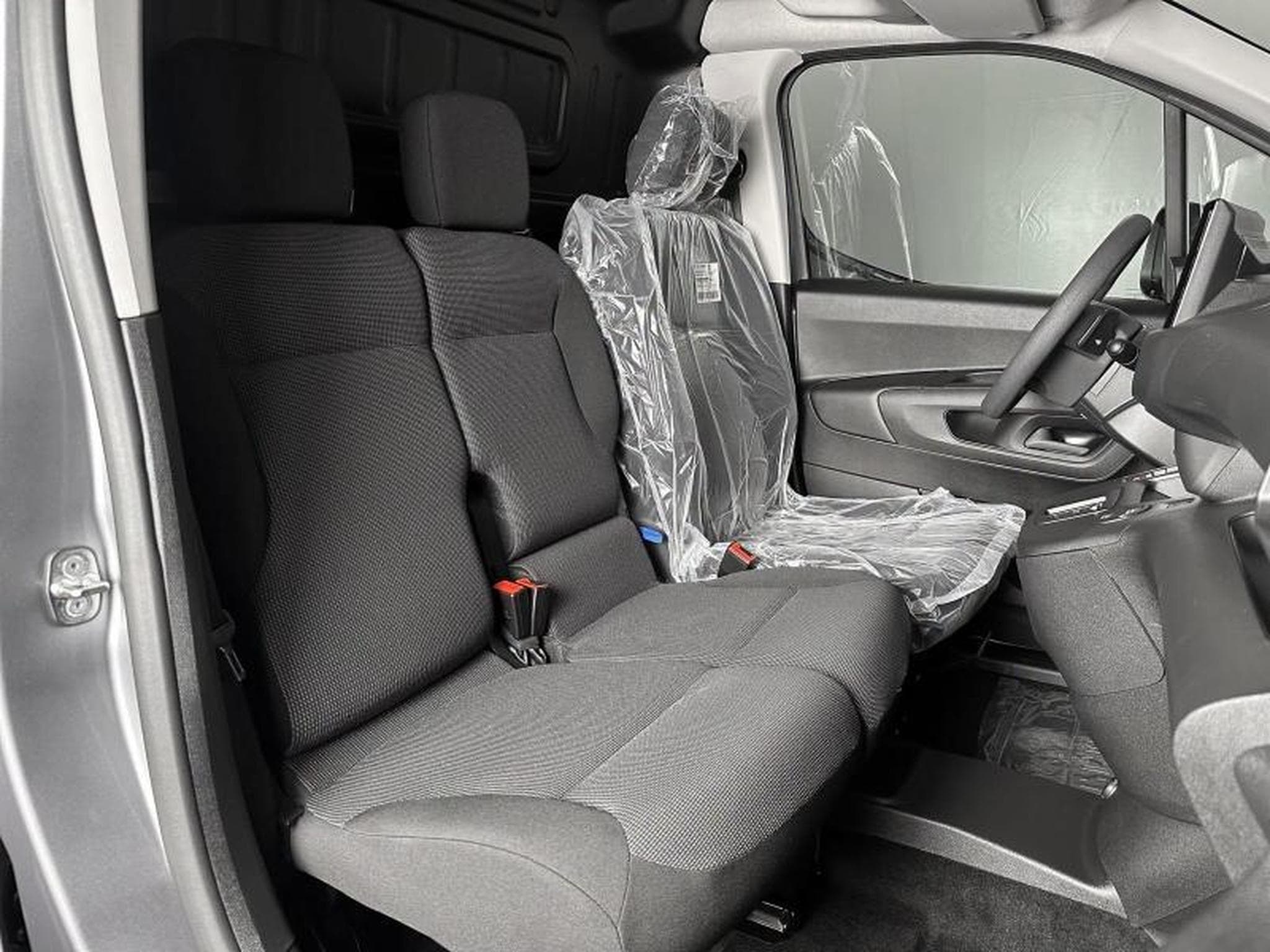 Citroen Berlingo 3 Places 1.5 BLUEHDI 130CH EAT8 S&S *PACK TECHNO NEUF (2026) - Photo 6