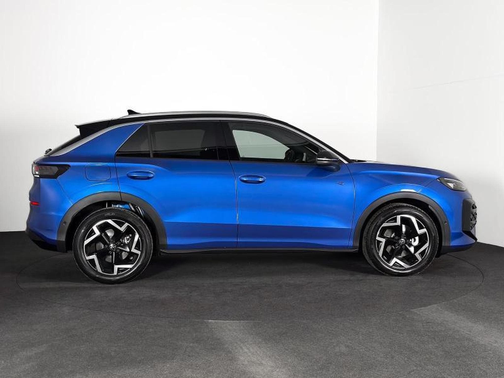 VW T-Roc R-Line 1.5 eTSI 150 DSG (2026) - Photo 3