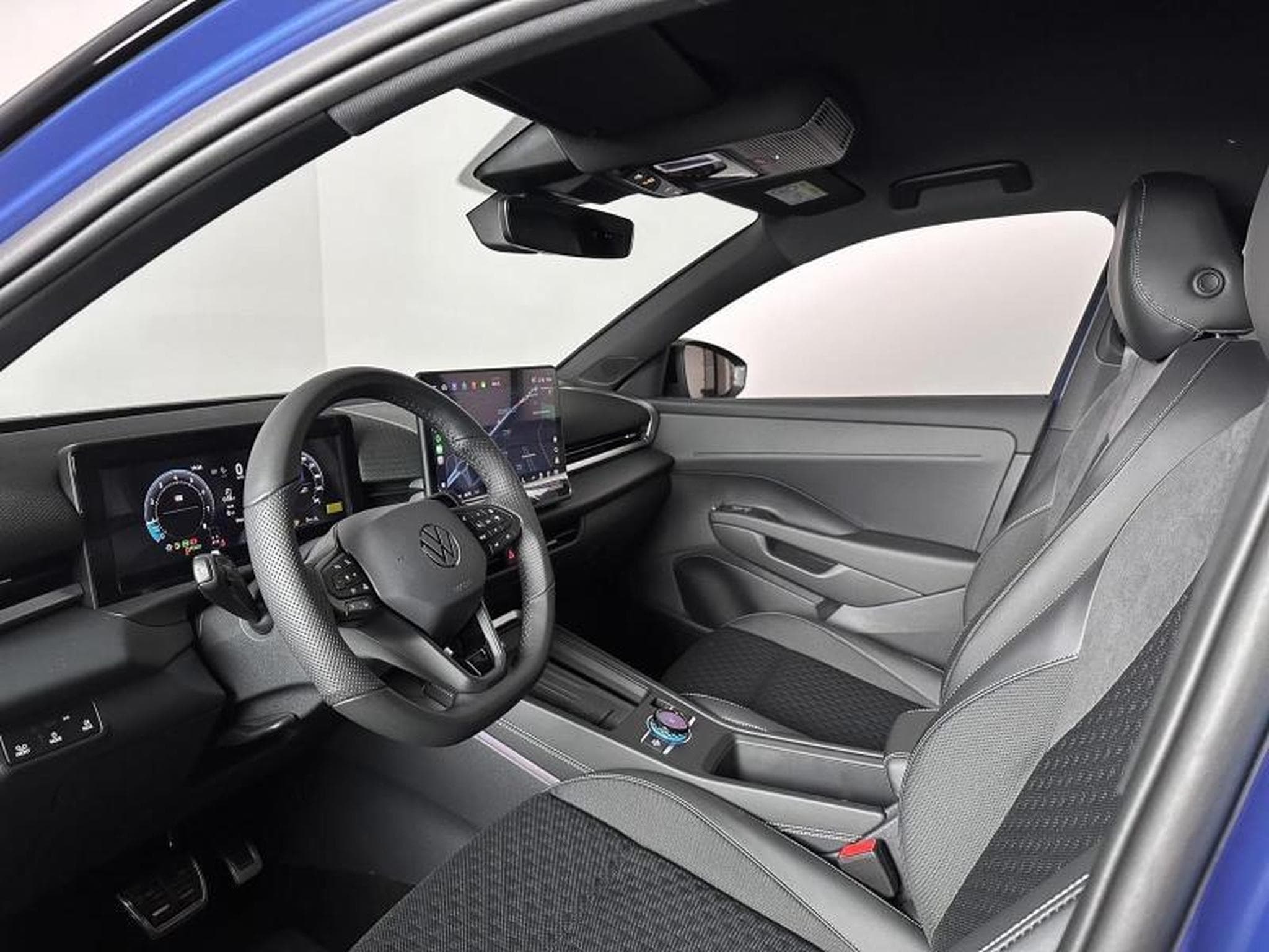 VW T-Roc R-Line 1.5 eTSI 150 DSG (2026) - Photo 5