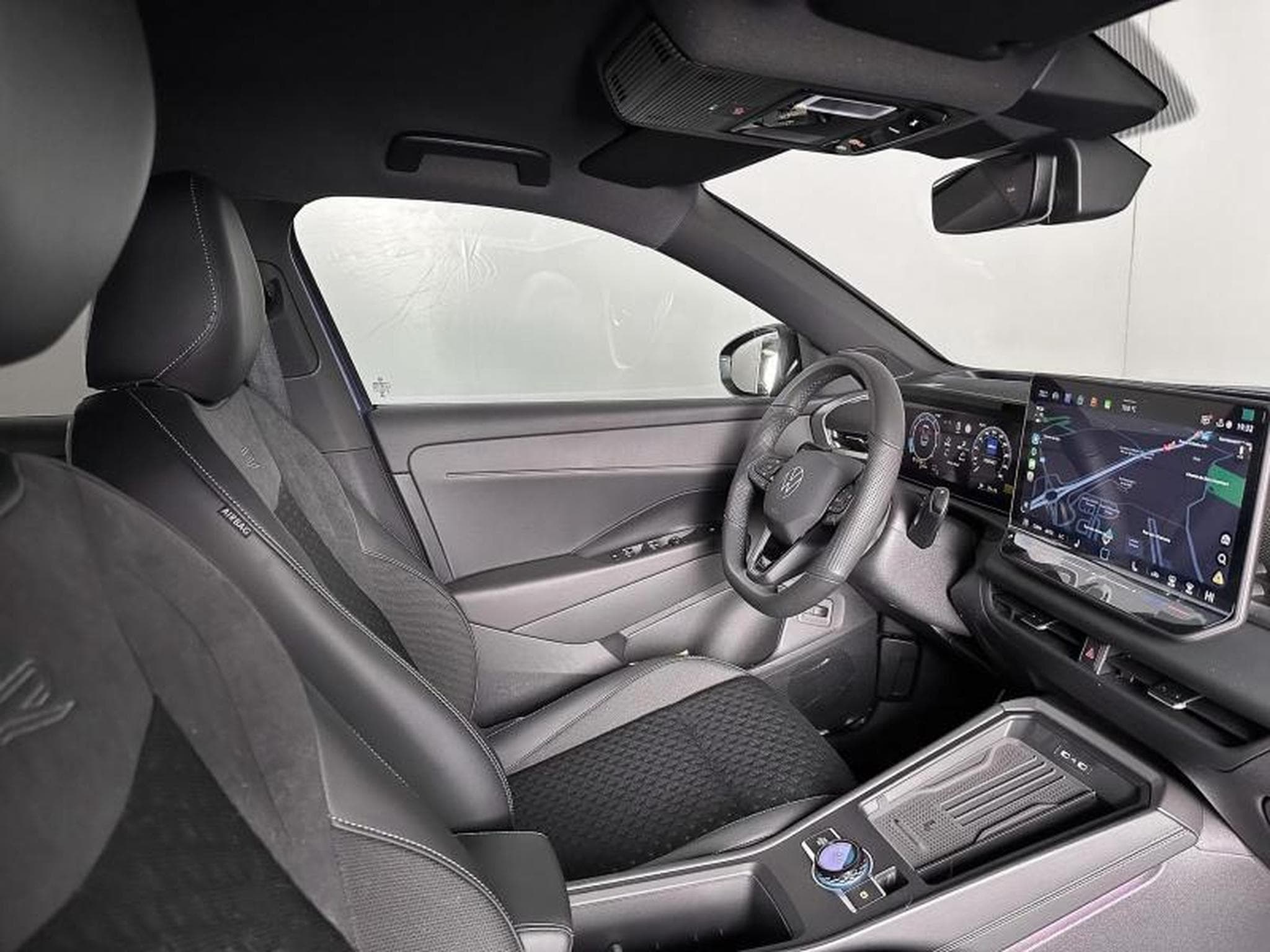 VW T-Roc R-Line 1.5 eTSI 150 DSG (2026) - Photo 6