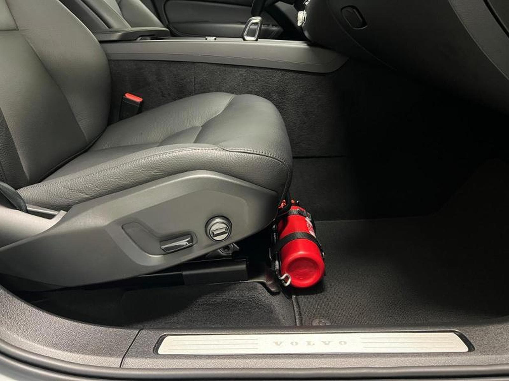 Volvo XC60 Core (2025) - Photo 16