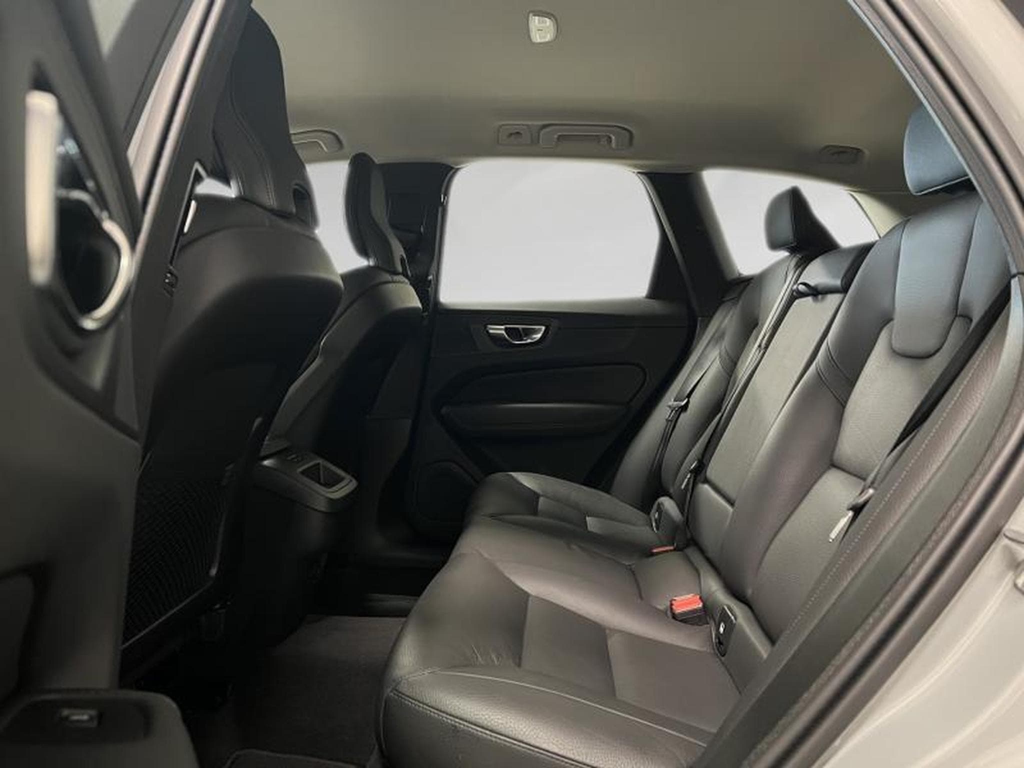 Volvo XC60 Core (2025) - Photo 19