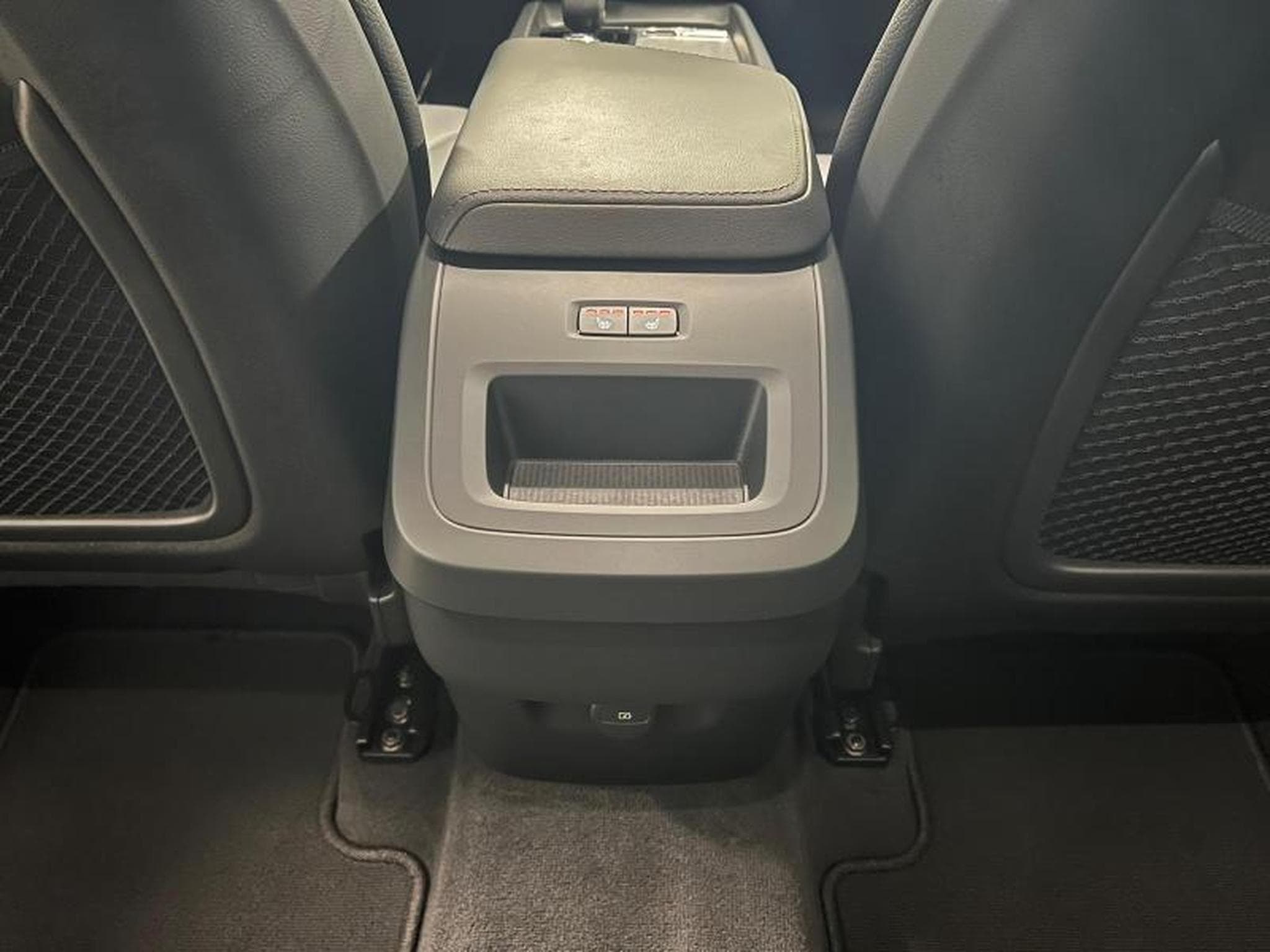 Volvo XC60 Core (2025) - Photo 20