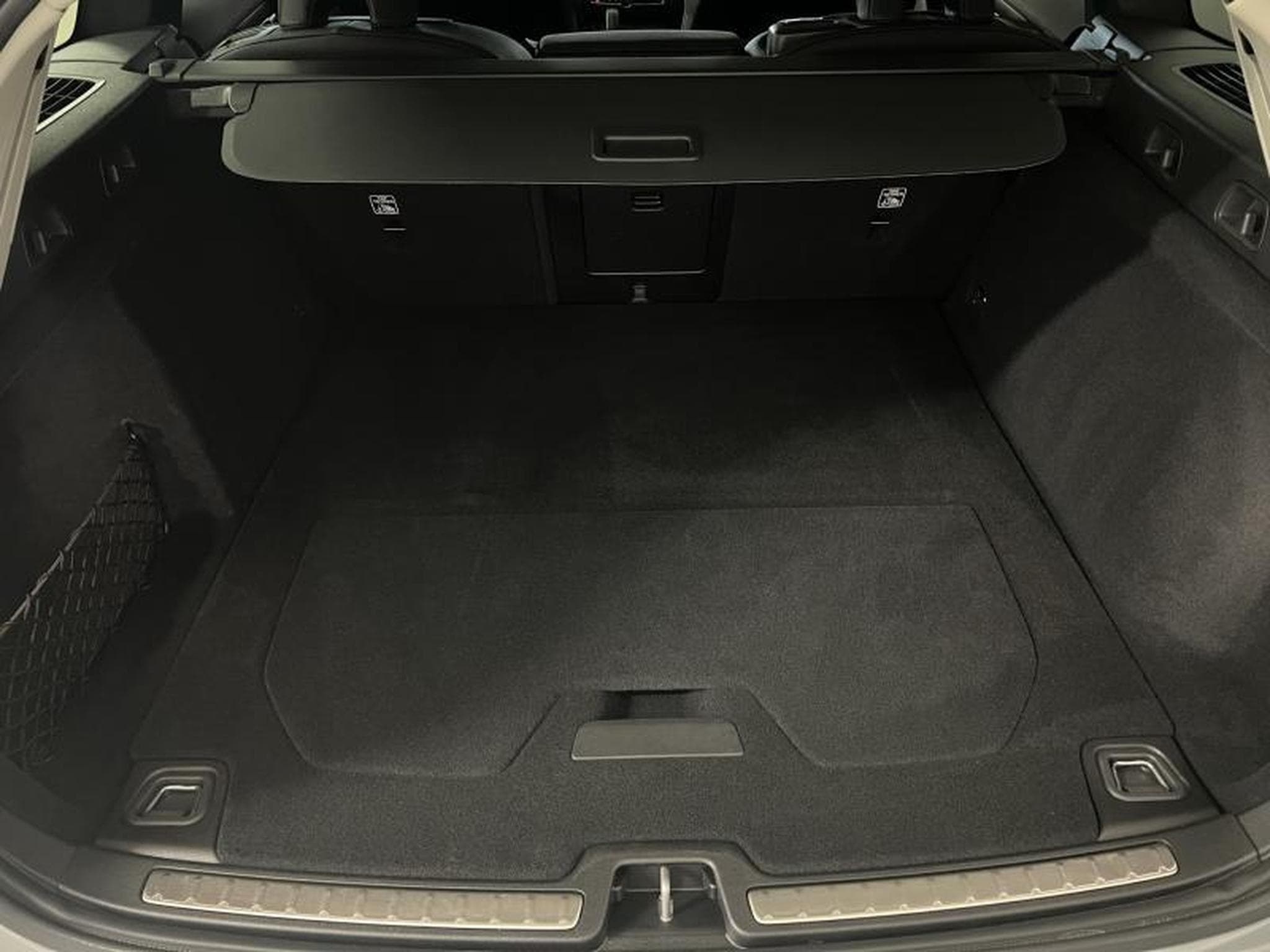 Volvo V60 Plus Dark (2025) - Photo 21