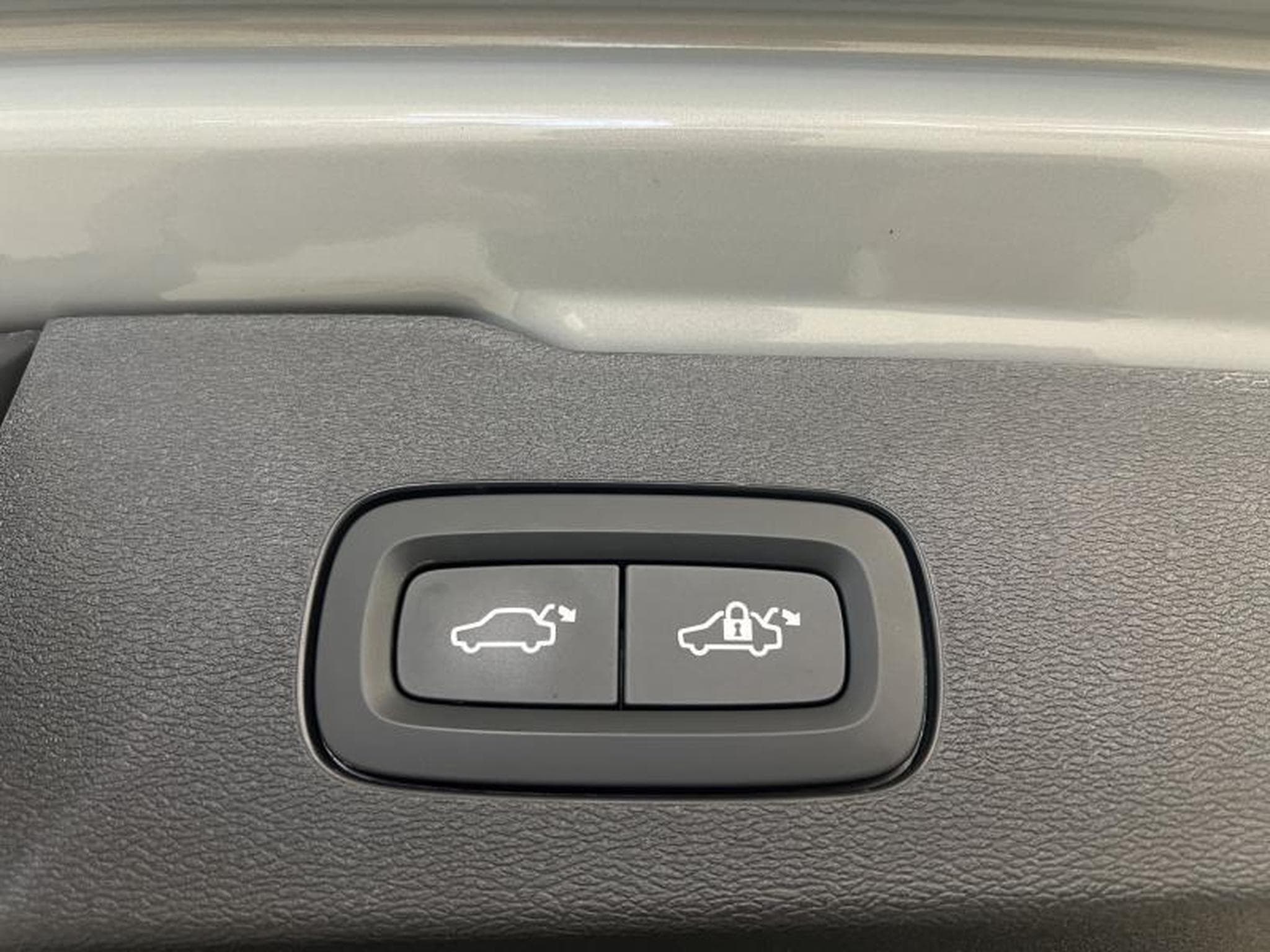 Volvo V60 Plus Dark (2025) - Photo 22