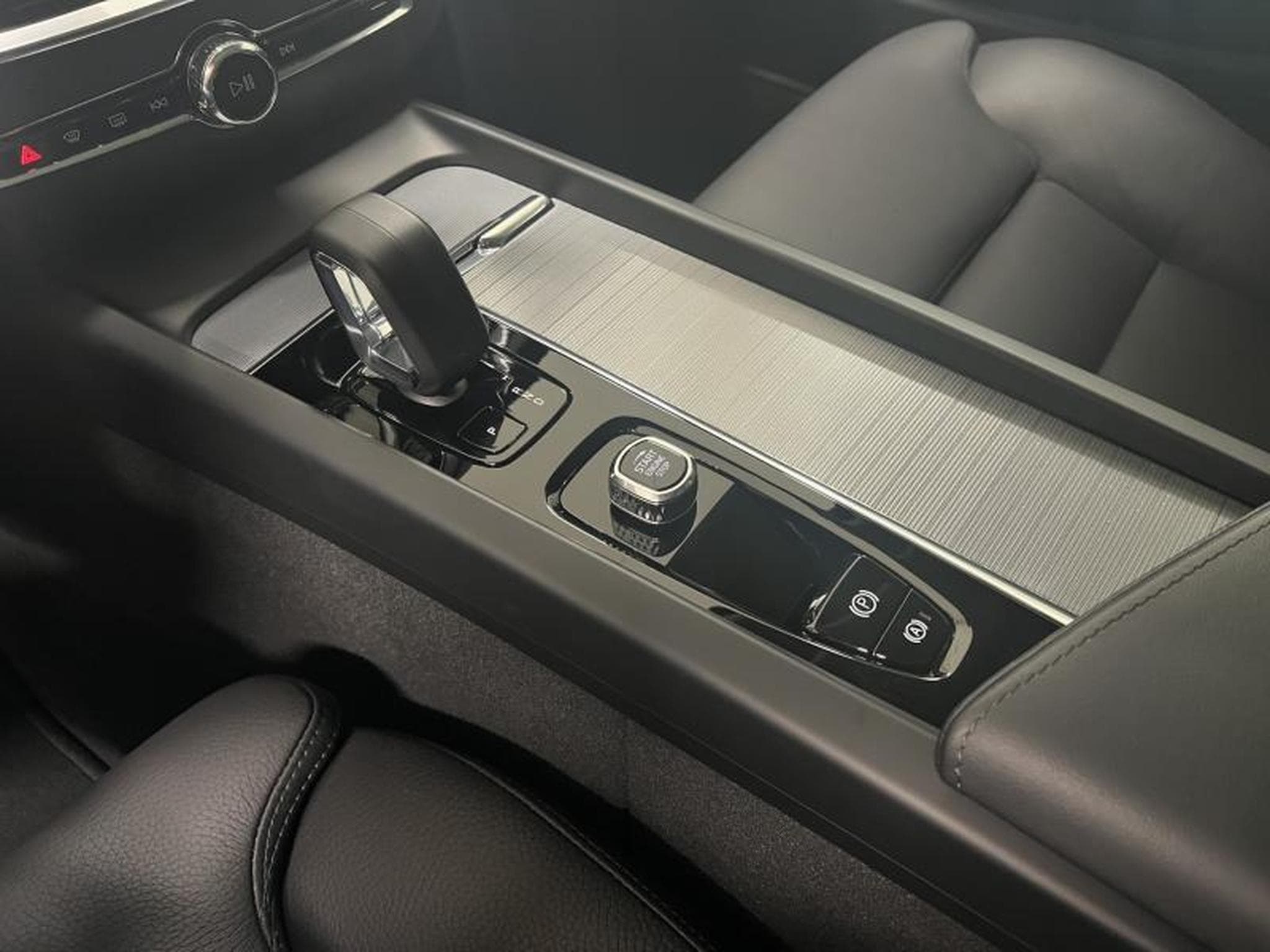 Volvo V60 Plus Dark (2025) - Photo 8
