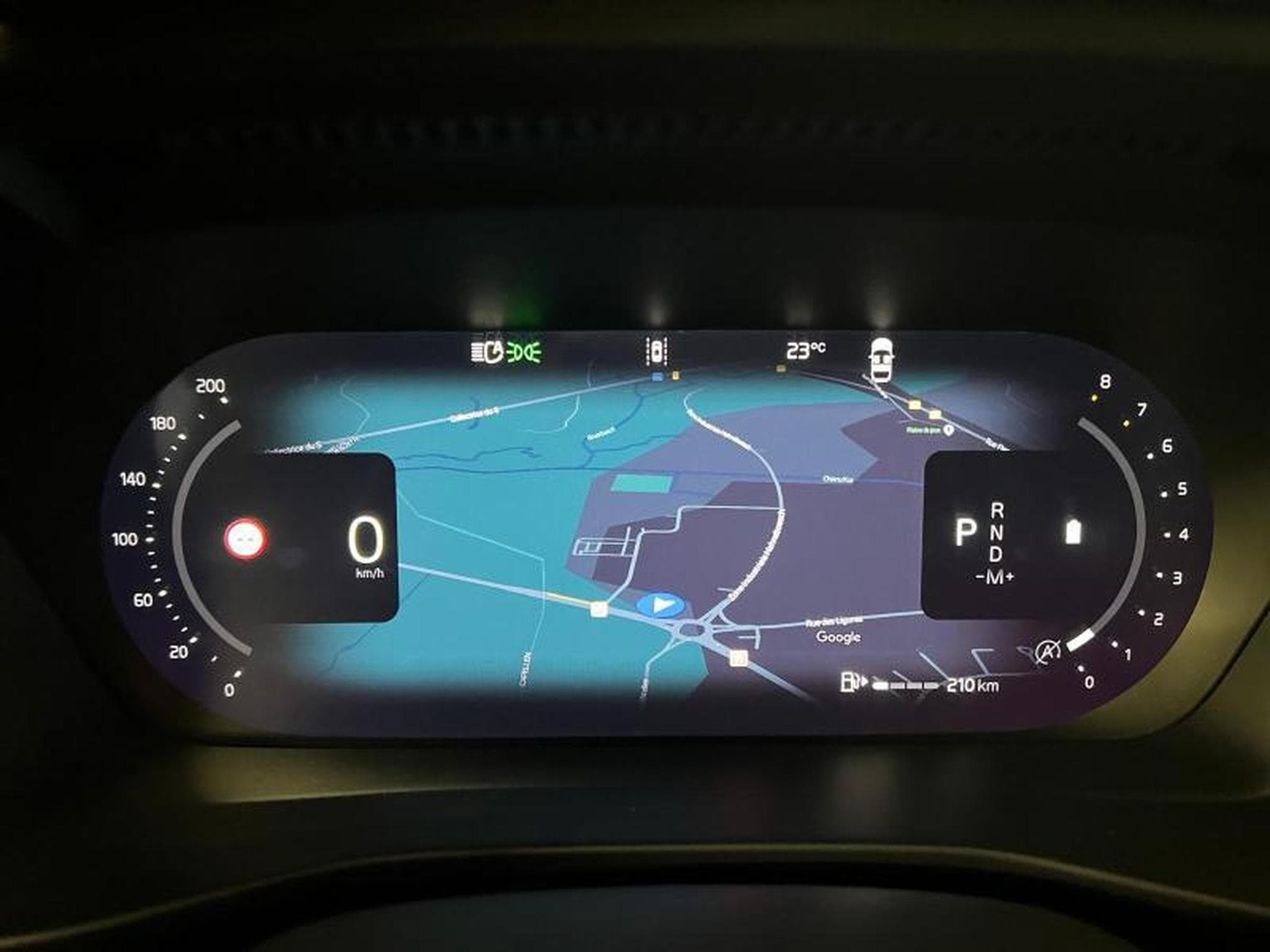 Volvo XC40 Plus Dark (2025) - Photo 11