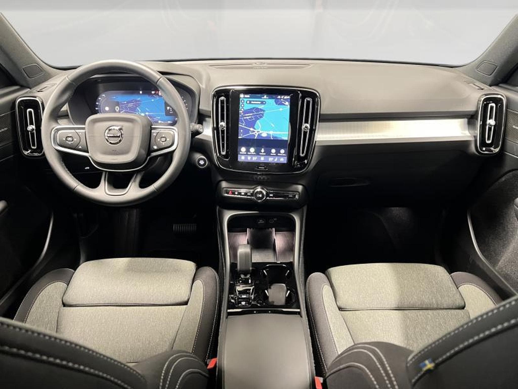 Volvo XC40 Plus Dark (2025) - Photo 7