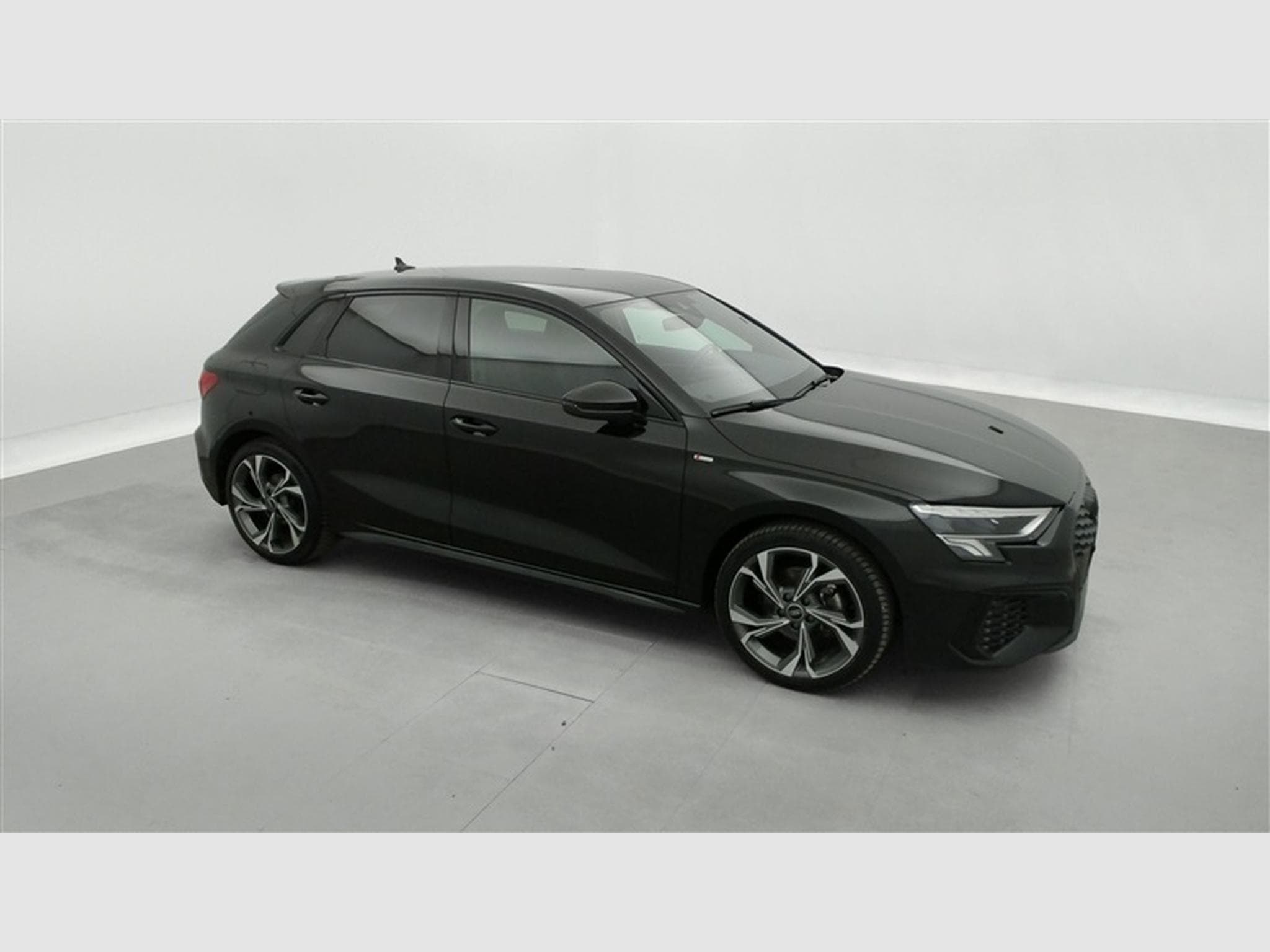 Audi A3 30 TFSI S-Line S-Tronic  Navi / Led / PDC (2024) - Photo 22