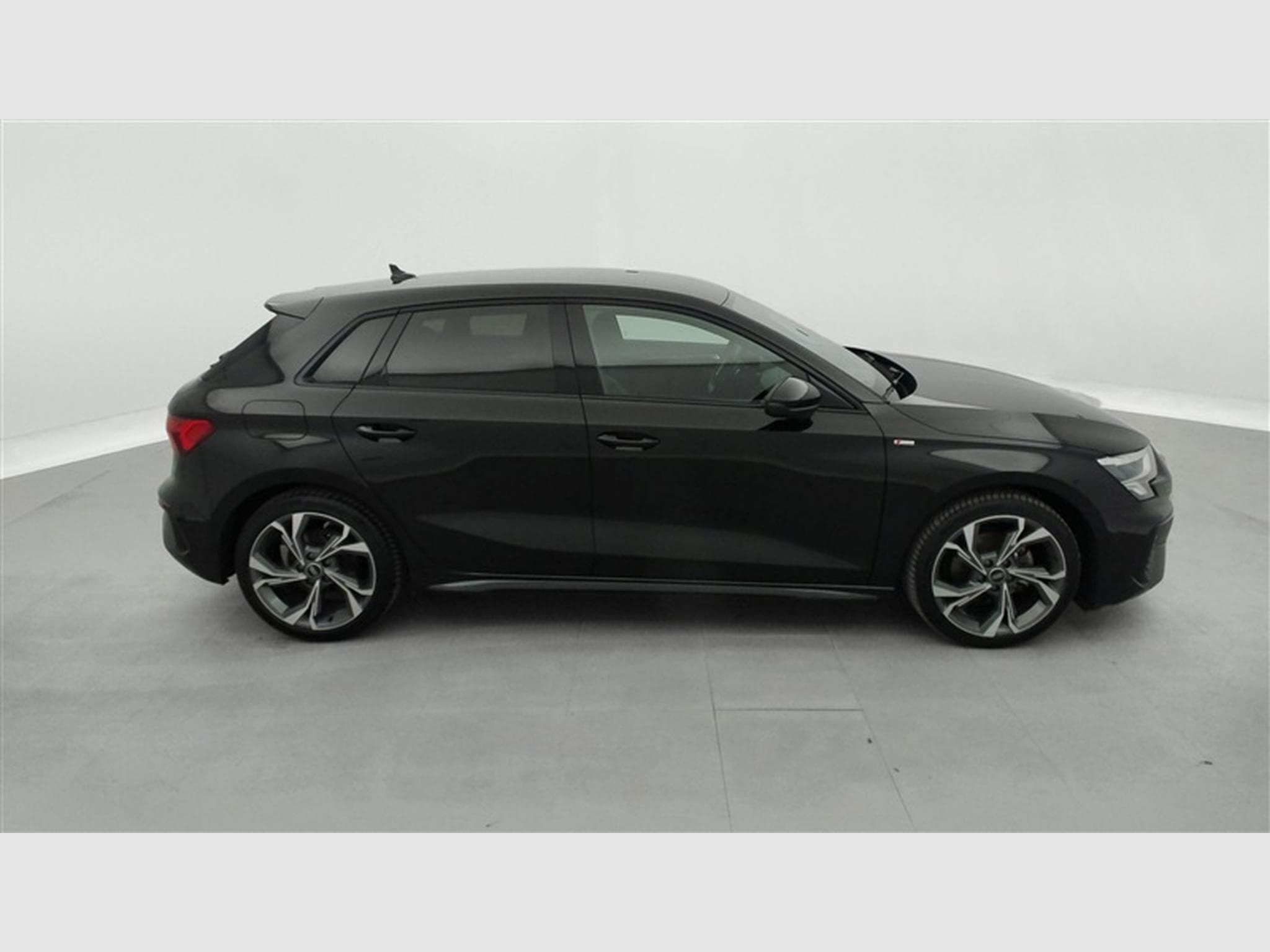 Audi A3 30 TFSI S-Line S-Tronic  Navi / Led / PDC (2024) - Photo 23