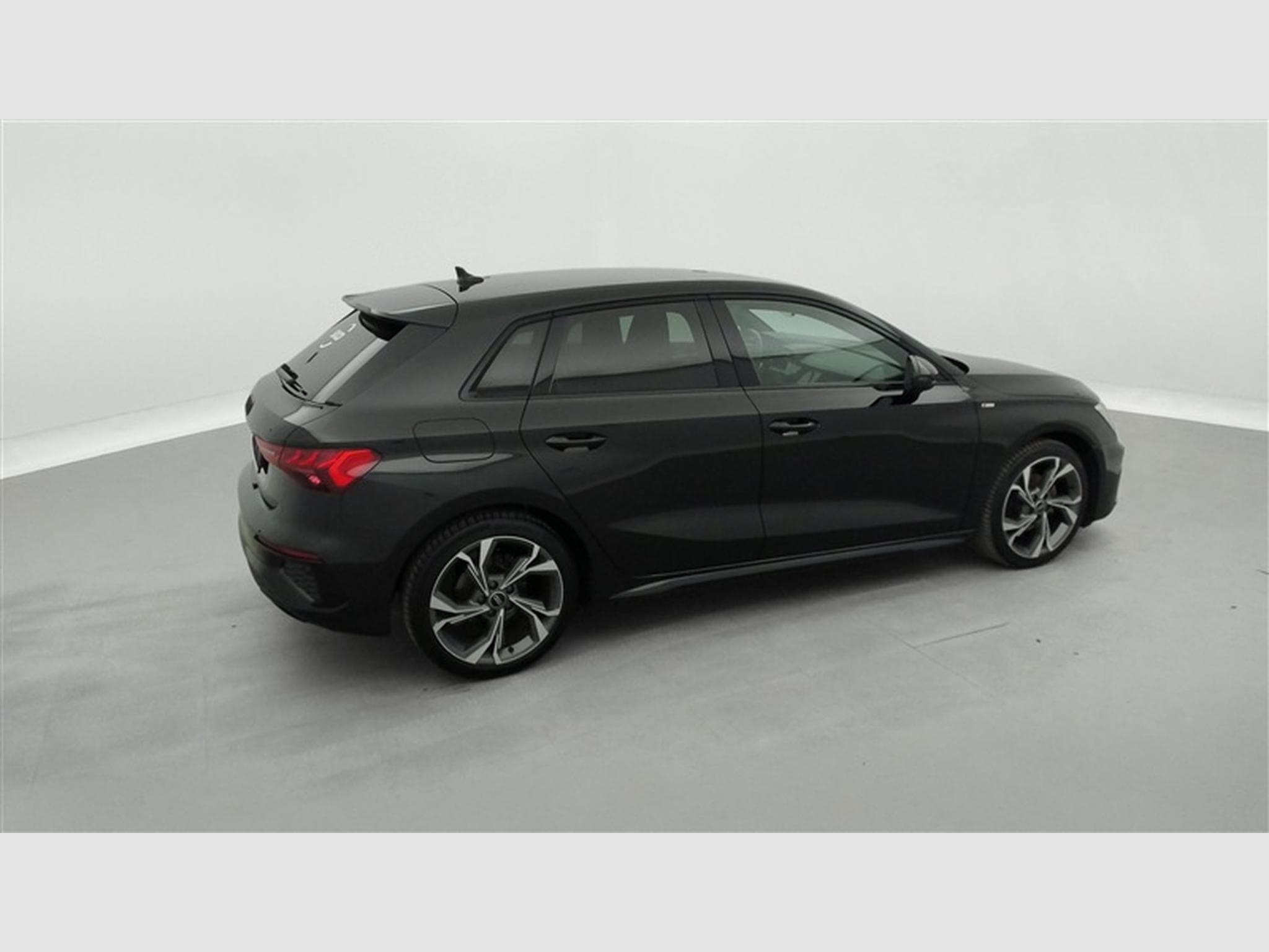 Audi A3 30 TFSI S-Line S-Tronic  Navi / Led / PDC (2024) - Photo 24