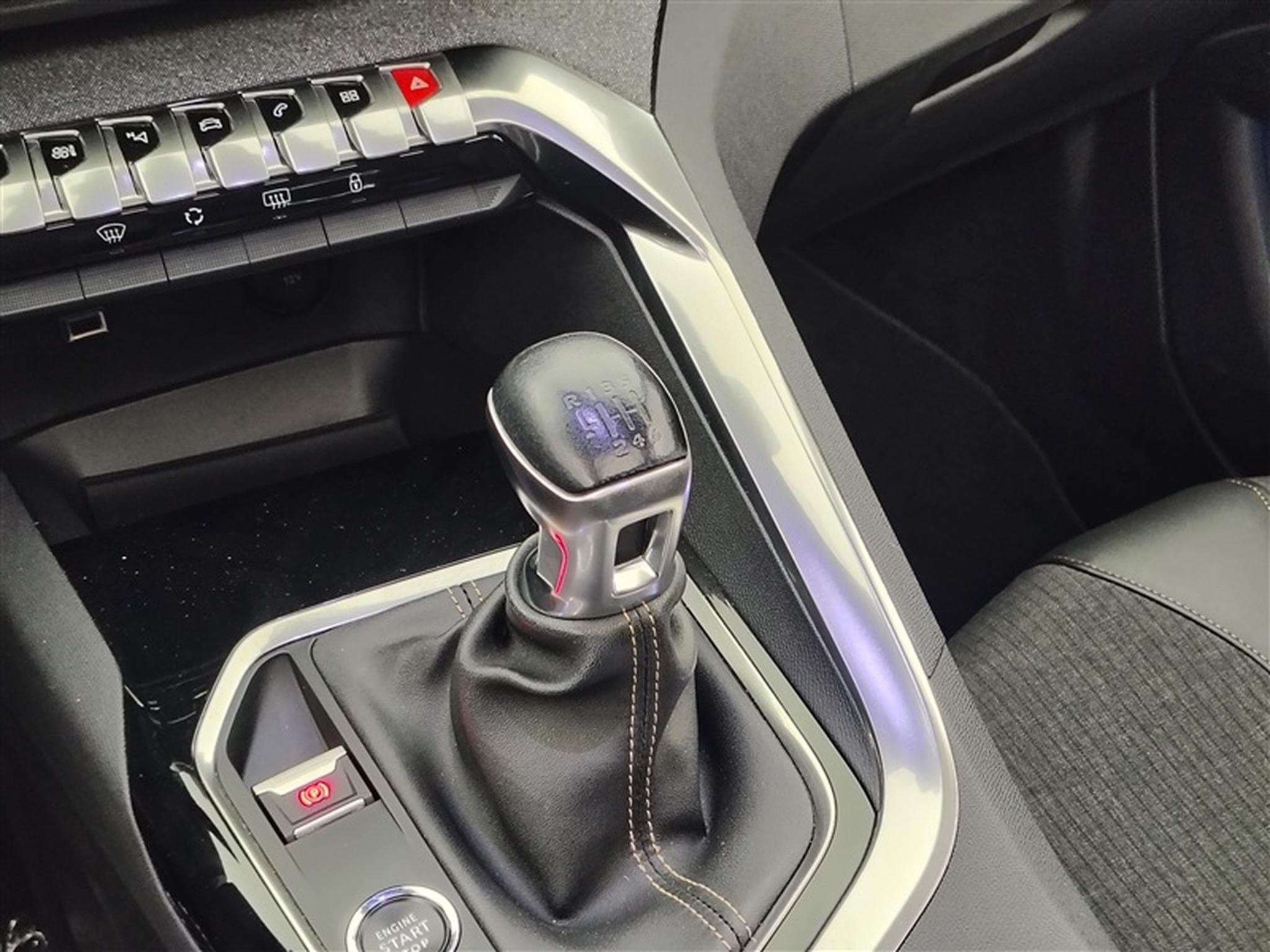 Peugeot 3008 1.2 PureTech GT Line (EU6.3) (2020) - Photo 12