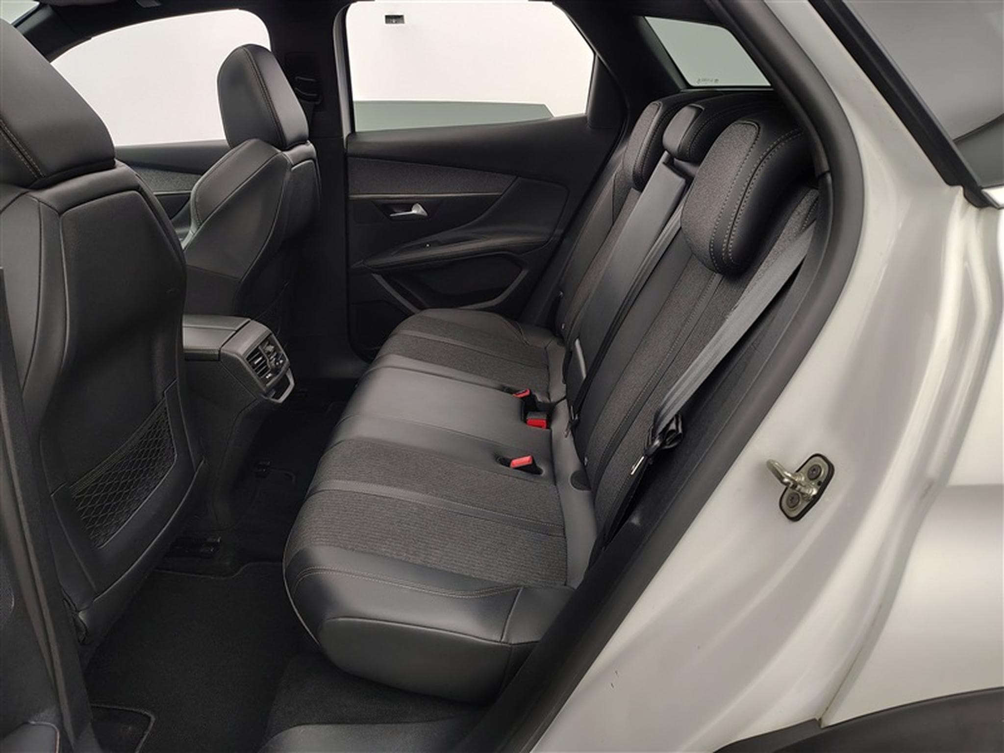 Peugeot 3008 1.2 PureTech GT Line (EU6.3) (2020) - Photo 13