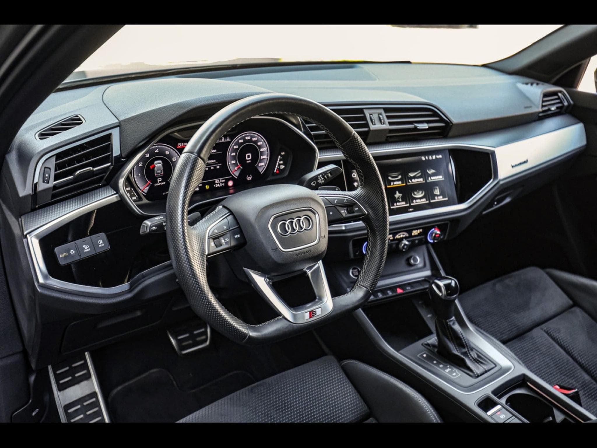 Audi Q3 45 2.0 TFSI (245 CH) QUATTRO S-TRONIC S-LINE – CHRONOS GREY (2021) - Photo 10