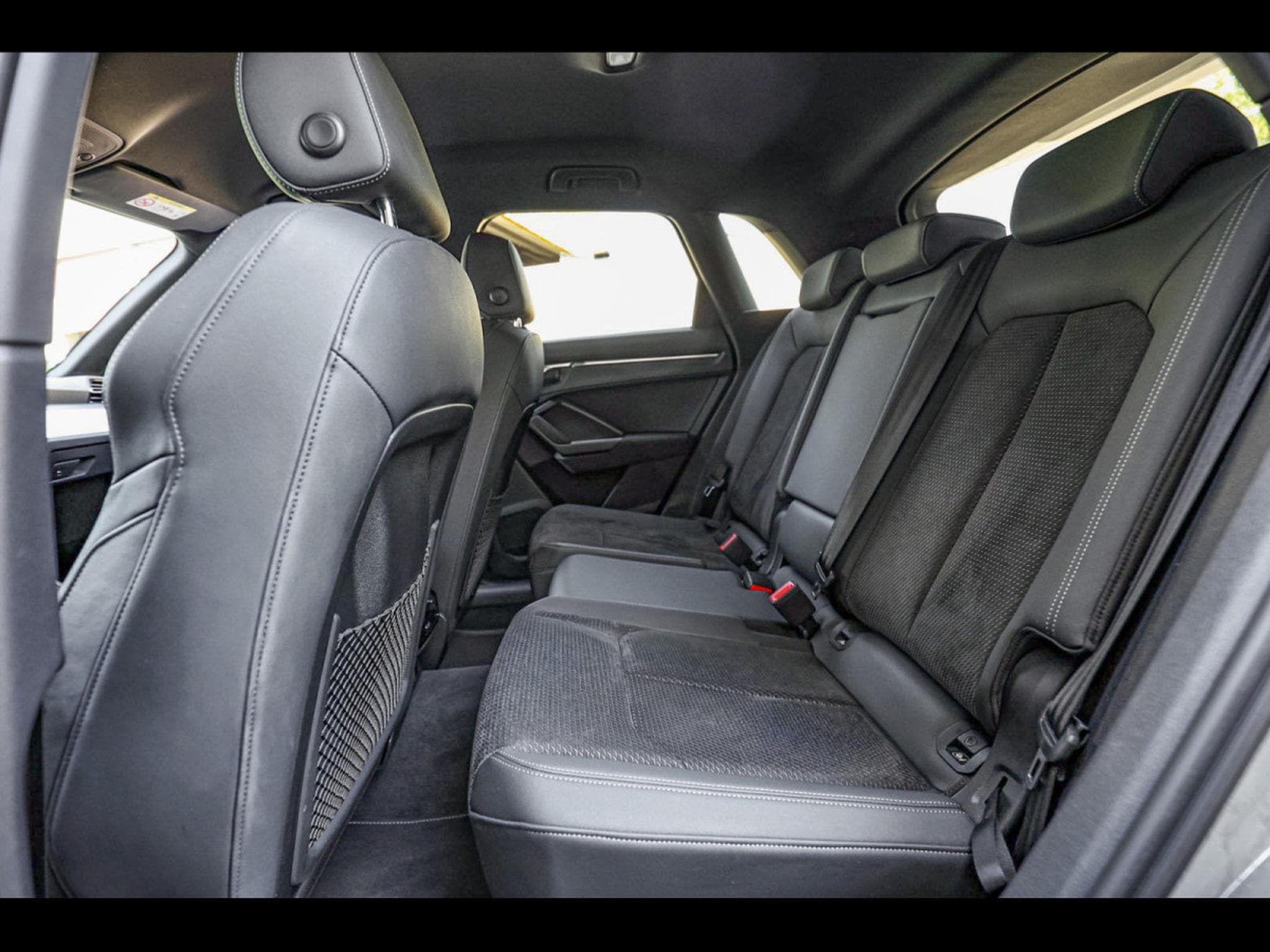 Audi Q3 45 2.0 TFSI (245 CH) QUATTRO S-TRONIC S-LINE – CHRONOS GREY (2021) - Photo 13