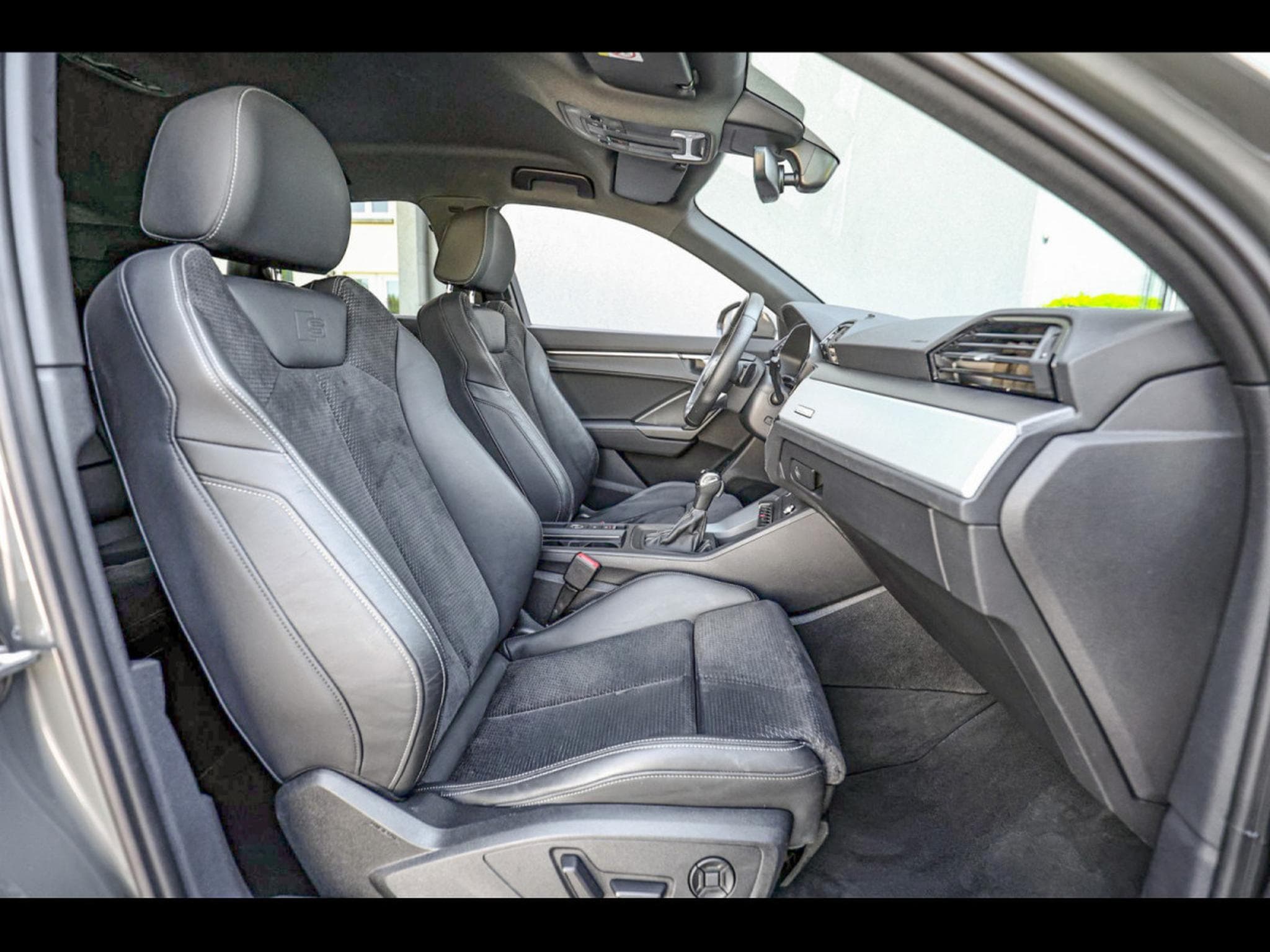 Audi Q3 45 2.0 TFSI (245 CH) QUATTRO S-TRONIC S-LINE – CHRONOS GREY (2021) - Photo 14
