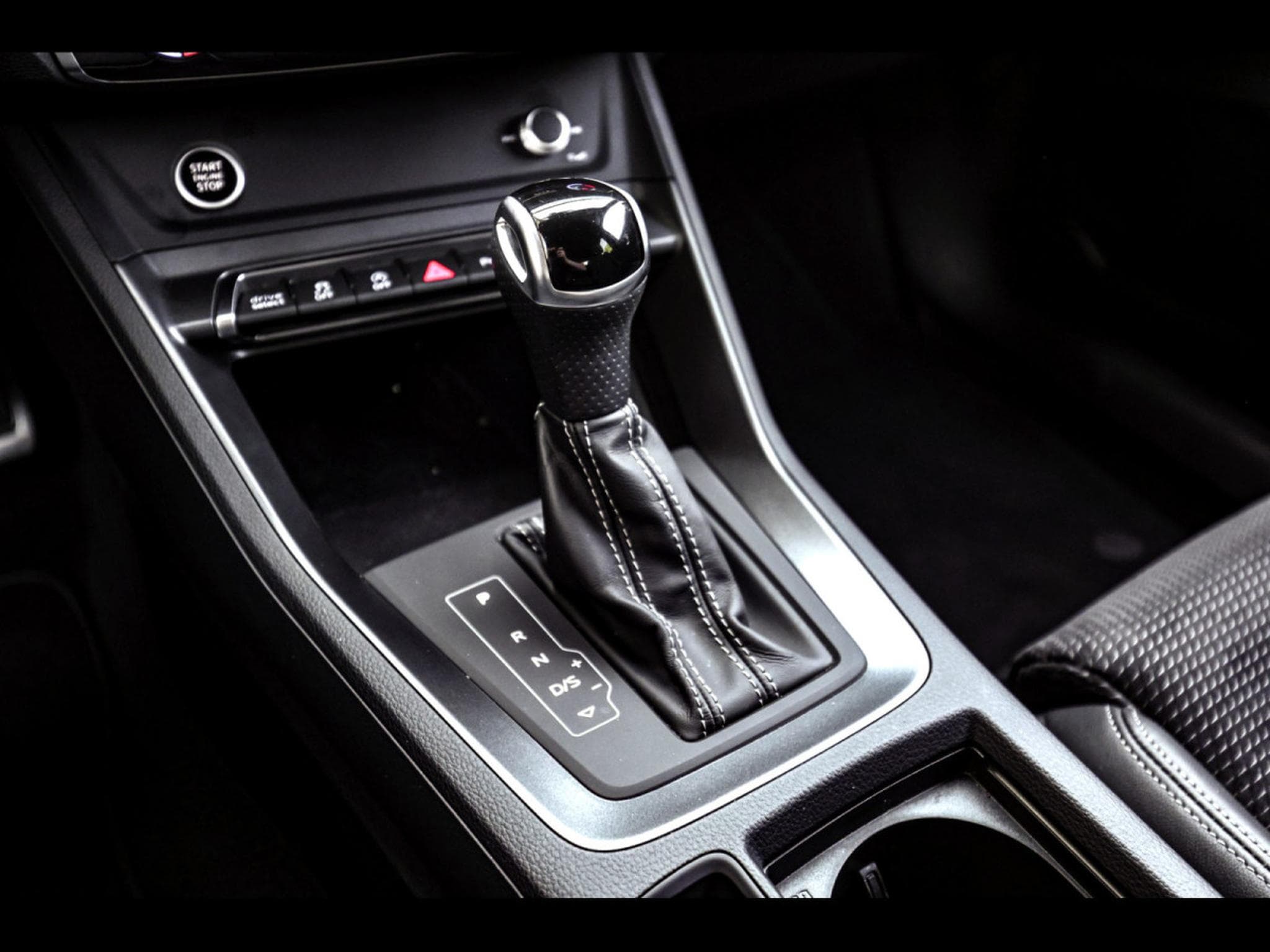 Audi Q3 45 2.0 TFSI (245 CH) QUATTRO S-TRONIC S-LINE – CHRONOS GREY (2021) - Photo 19