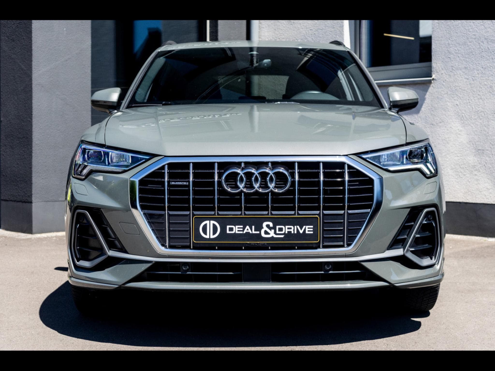 Audi Q3 45 2.0 TFSI (245 CH) QUATTRO S-TRONIC S-LINE – CHRONOS GREY (2021) - Photo 5