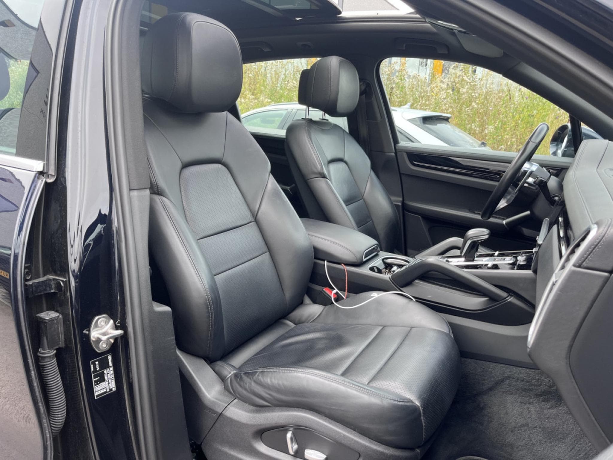 Porsche Cayenne 3.0 V6/PANORAMA/KAMERA/21/1ST H/VOLL SERVICE PORSCHE (2018) - Photo 14