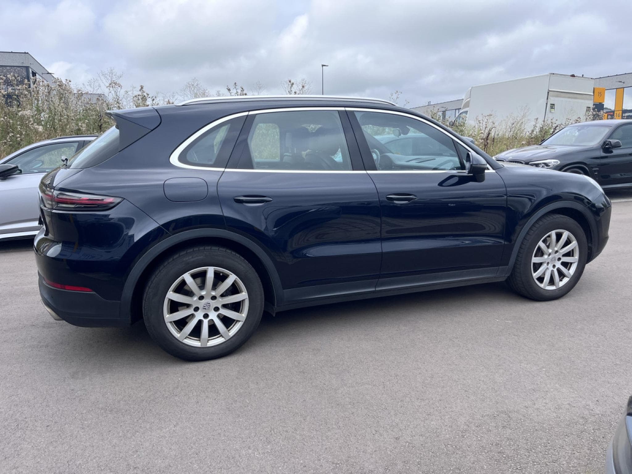 Porsche Cayenne 3.0 V6/PANORAMA/KAMERA/21/1ST H/VOLL SERVICE PORSCHE (2018) - Photo 4