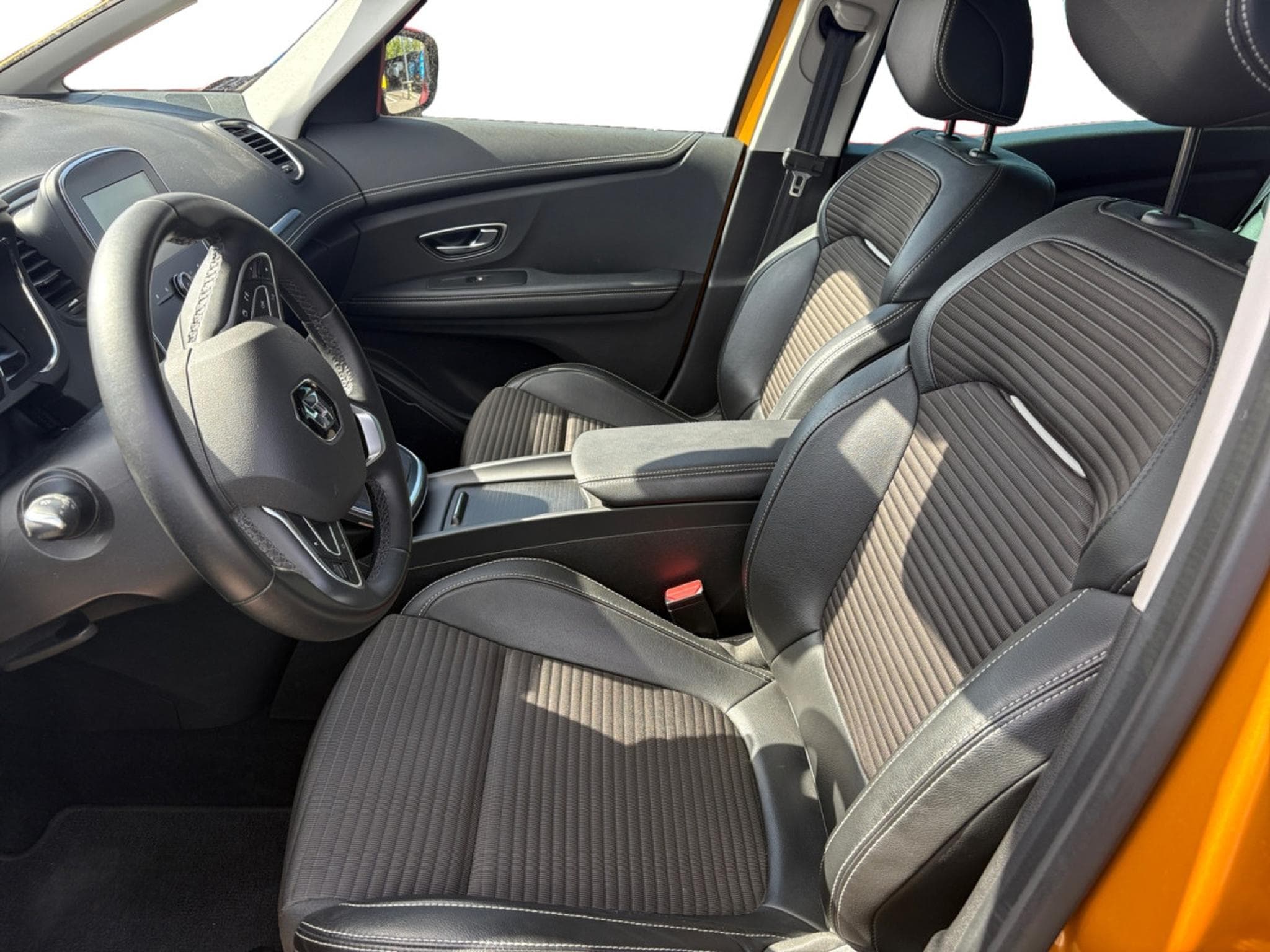 Renault Scenic 1.33 TCe Intens EDC GPF (2019) - Photo 5