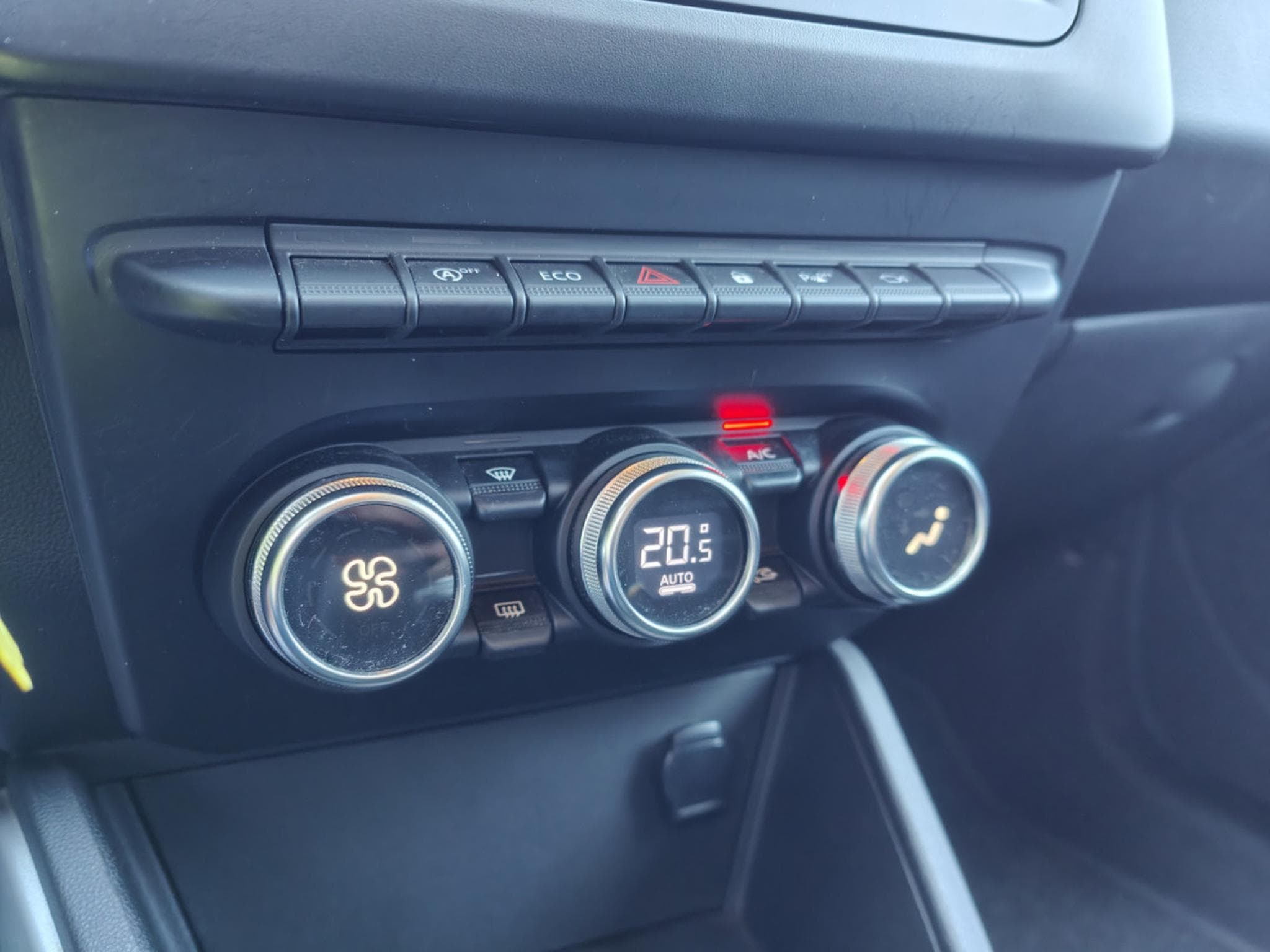 Dacia Duster 1.5 DCI CARPLAY CLIM AUTO CAMERA 360 BLUETOOTH (2021) - Photo 15