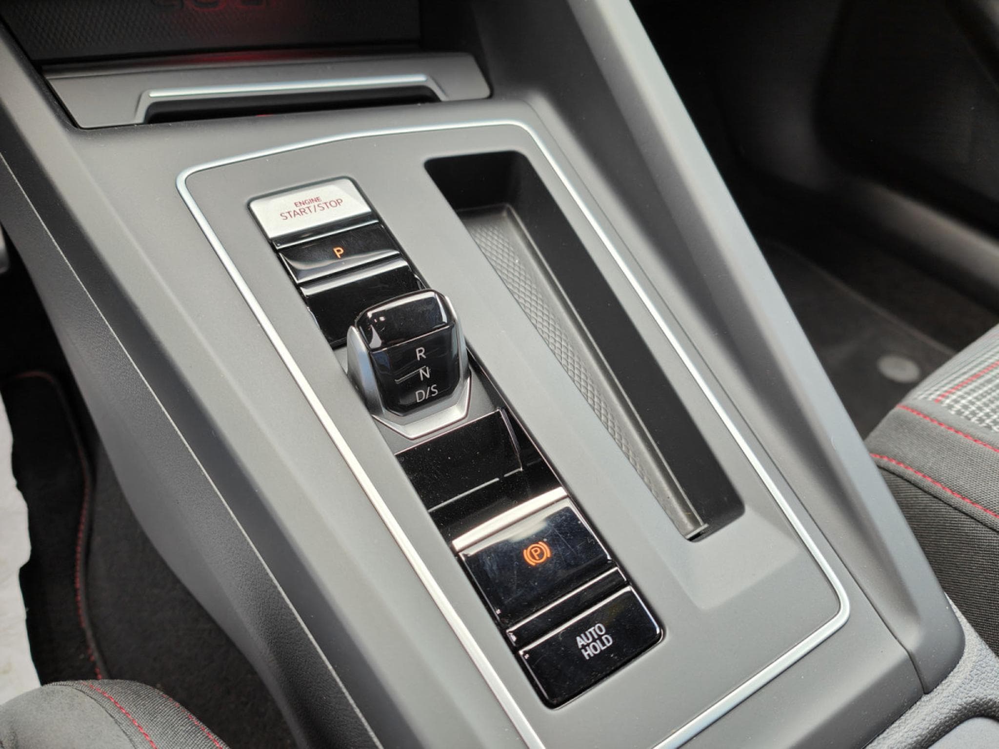 VW Golf GTI 2.0 TSI DSG CARPLAY ECLAIRAGE AMBIANCE GPS LED (2022) - Photo 13