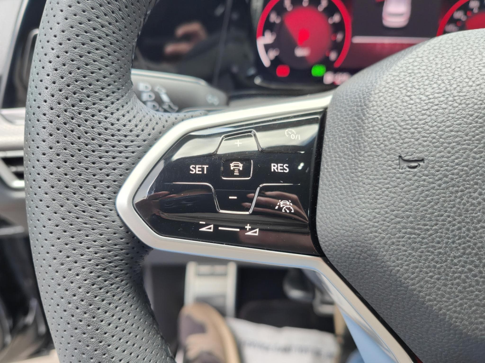 VW Golf GTI 2.0 TSI DSG CARPLAY ECLAIRAGE AMBIANCE GPS LED (2022) - Photo 21