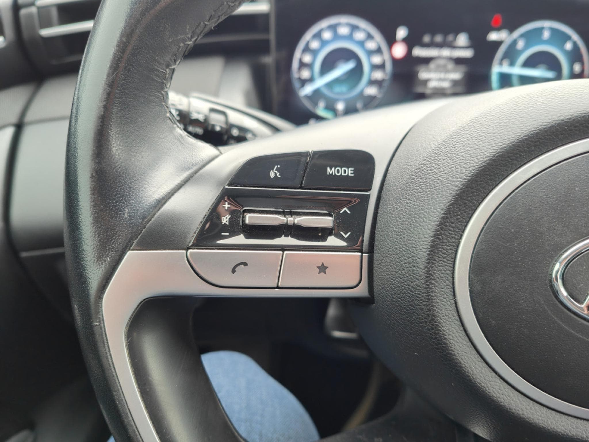 Hyundai Tucson 1.6 CRDI DCT CARPLAY GPS BLUETOOTH CAMERA (2022) - Photo 18