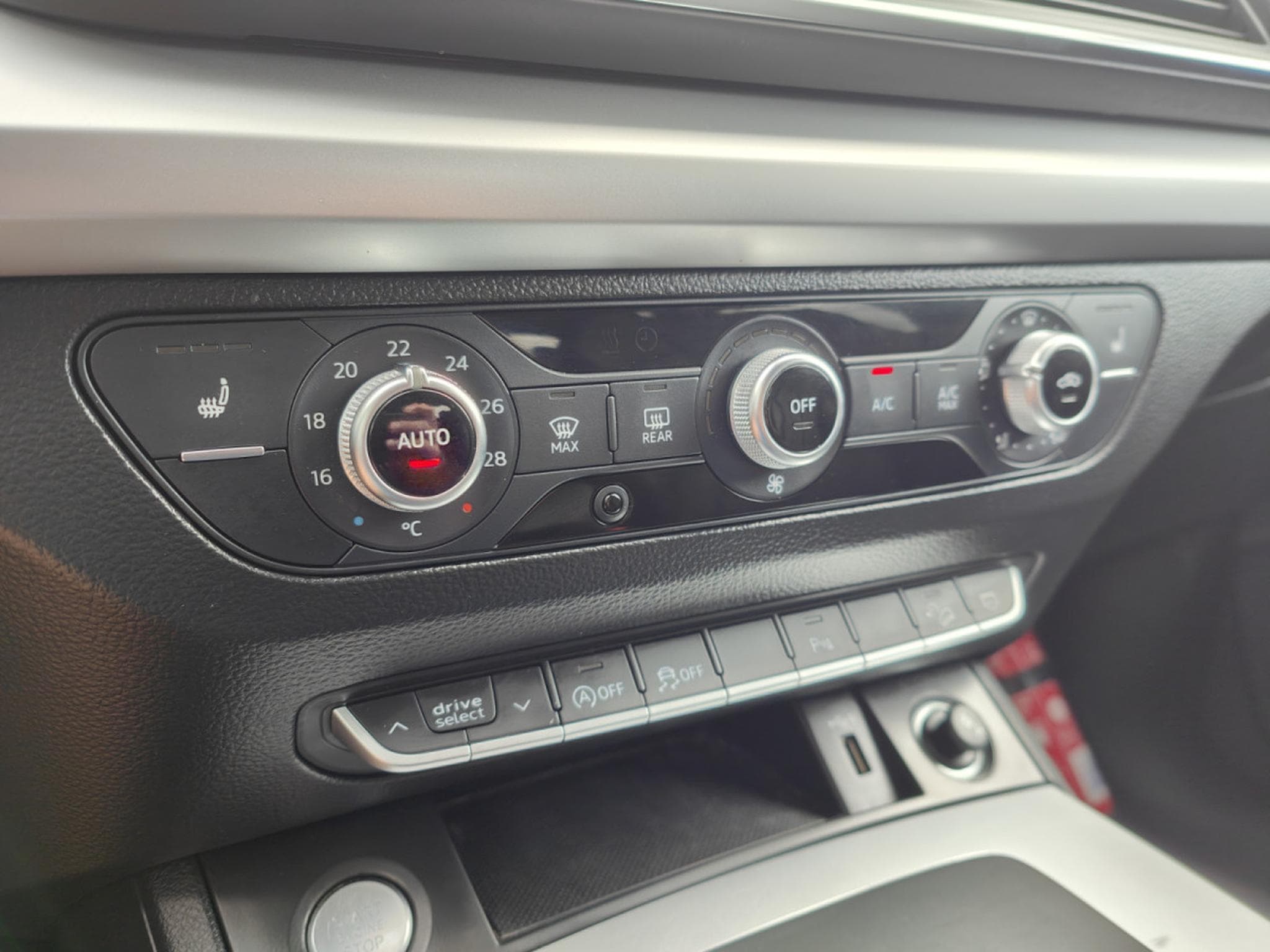 Audi Q5 Q5 SPORTBACK 35 TDI S-TRONIC S-LINE CARPLAY CUIR GPS BLUETOO (2021) - Photo 15