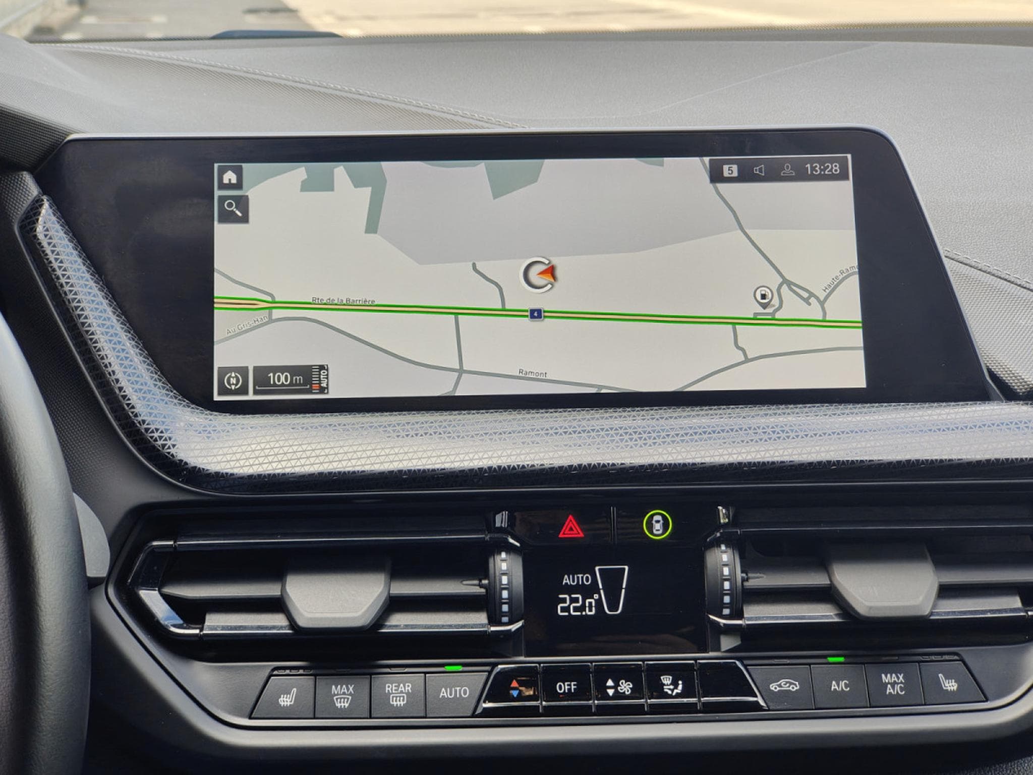 BMW 118 118iA  CARPLAY SIEGES SPORT CHAUFF GPS BLUETOOTH (2023) - Photo 16