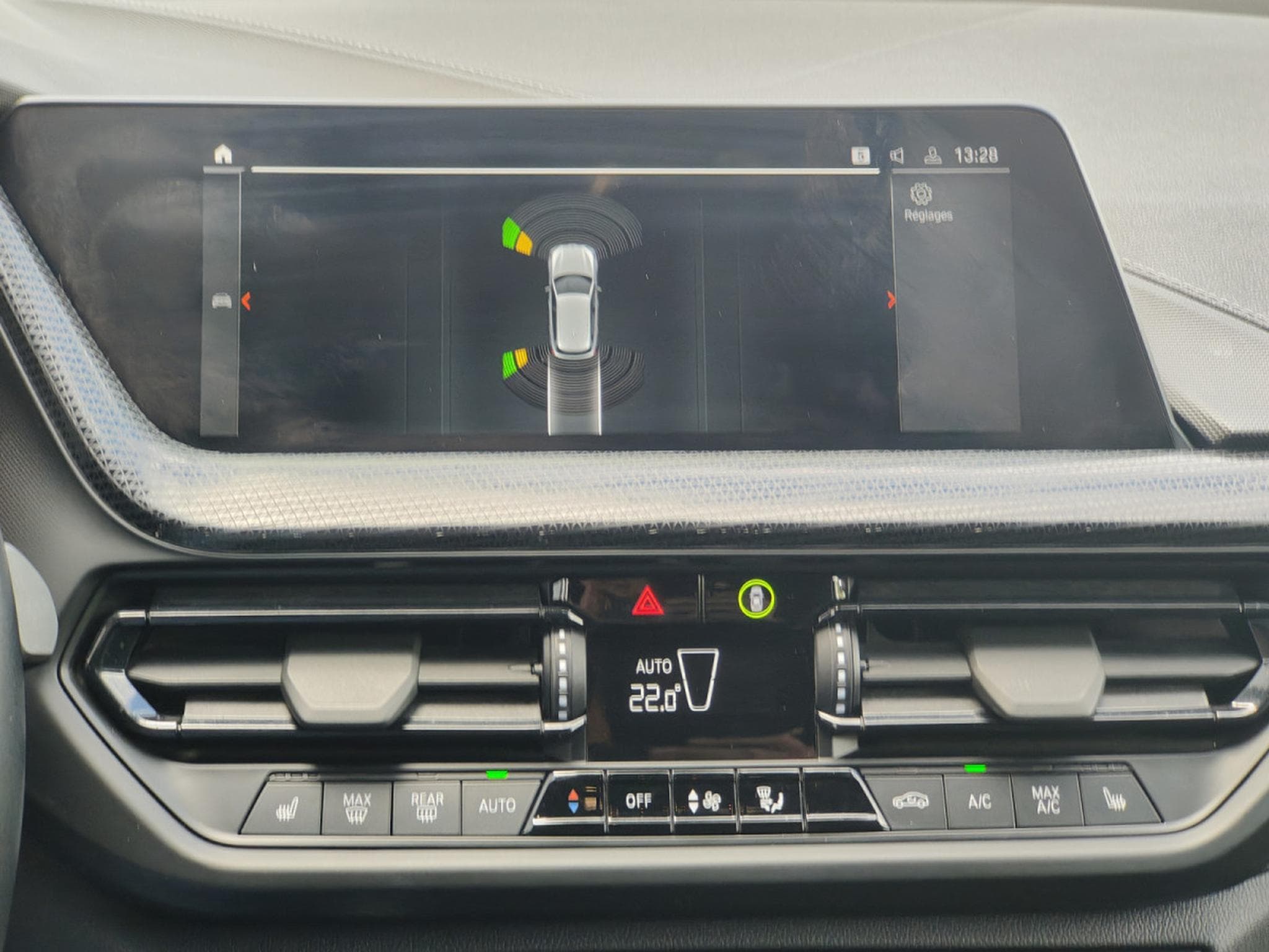 BMW 118 118iA  CARPLAY SIEGES SPORT CHAUFF GPS BLUETOOTH (2023) - Photo 17