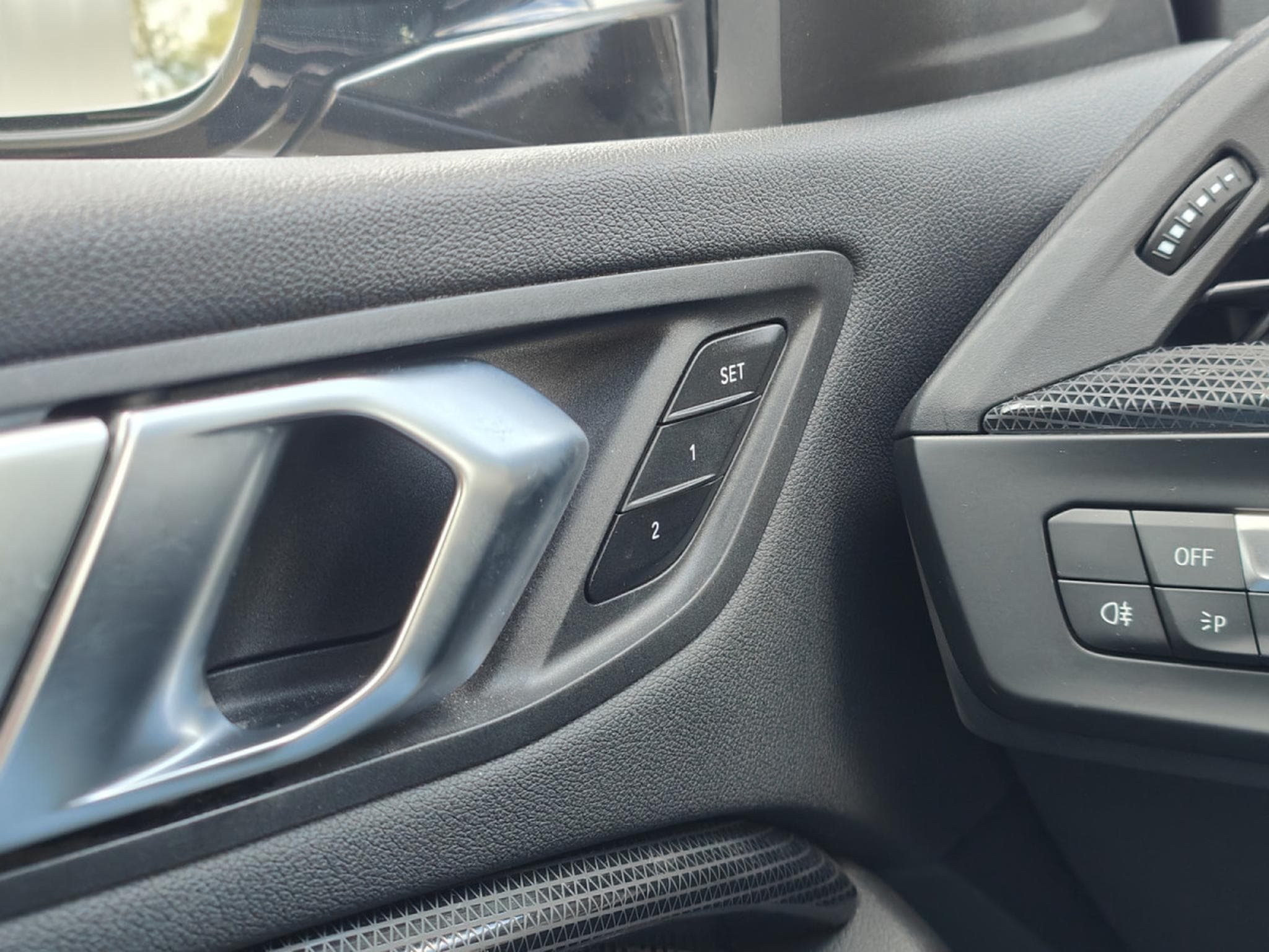 BMW 118 118iA  CARPLAY SIEGES SPORT CHAUFF GPS BLUETOOTH (2023) - Photo 24